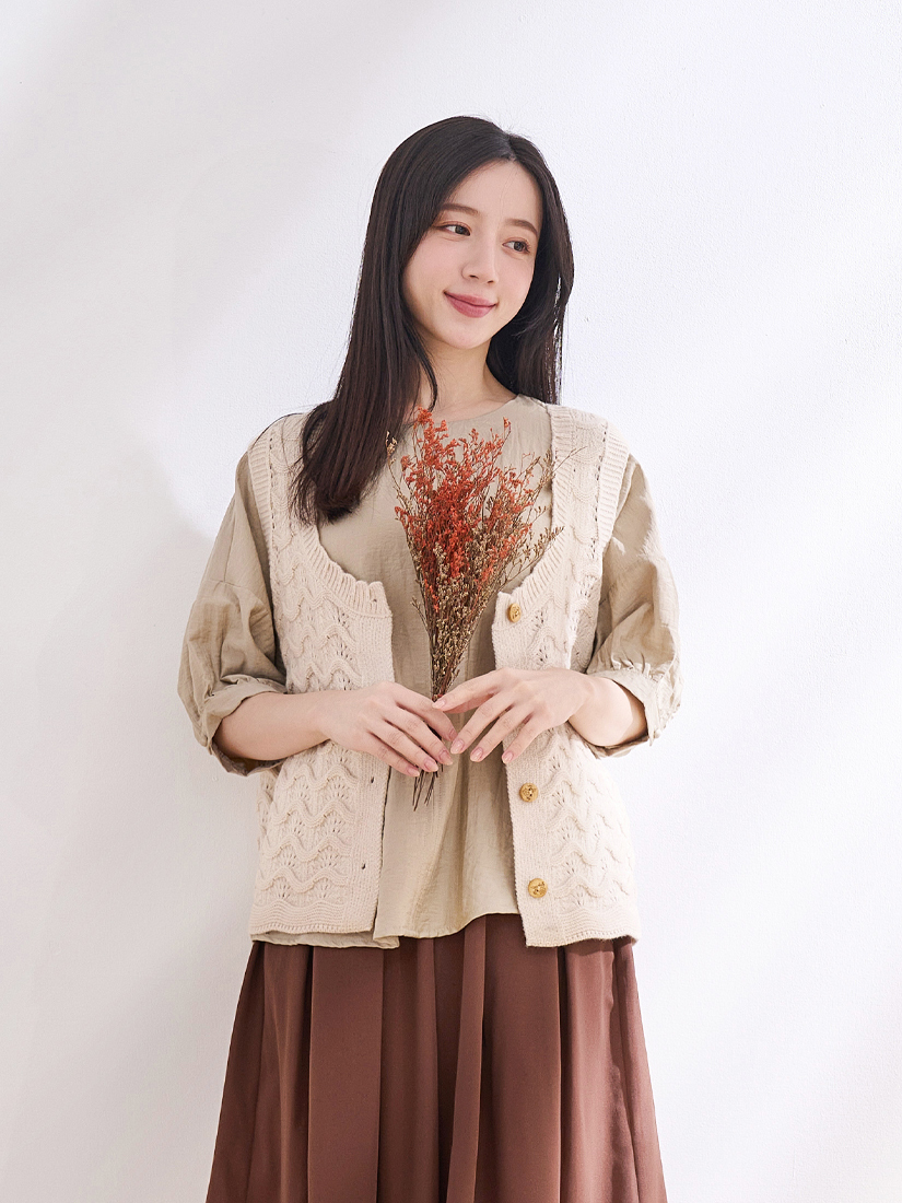 木釦織紋背心紋理抓褶上衣綁帶六分褲組合