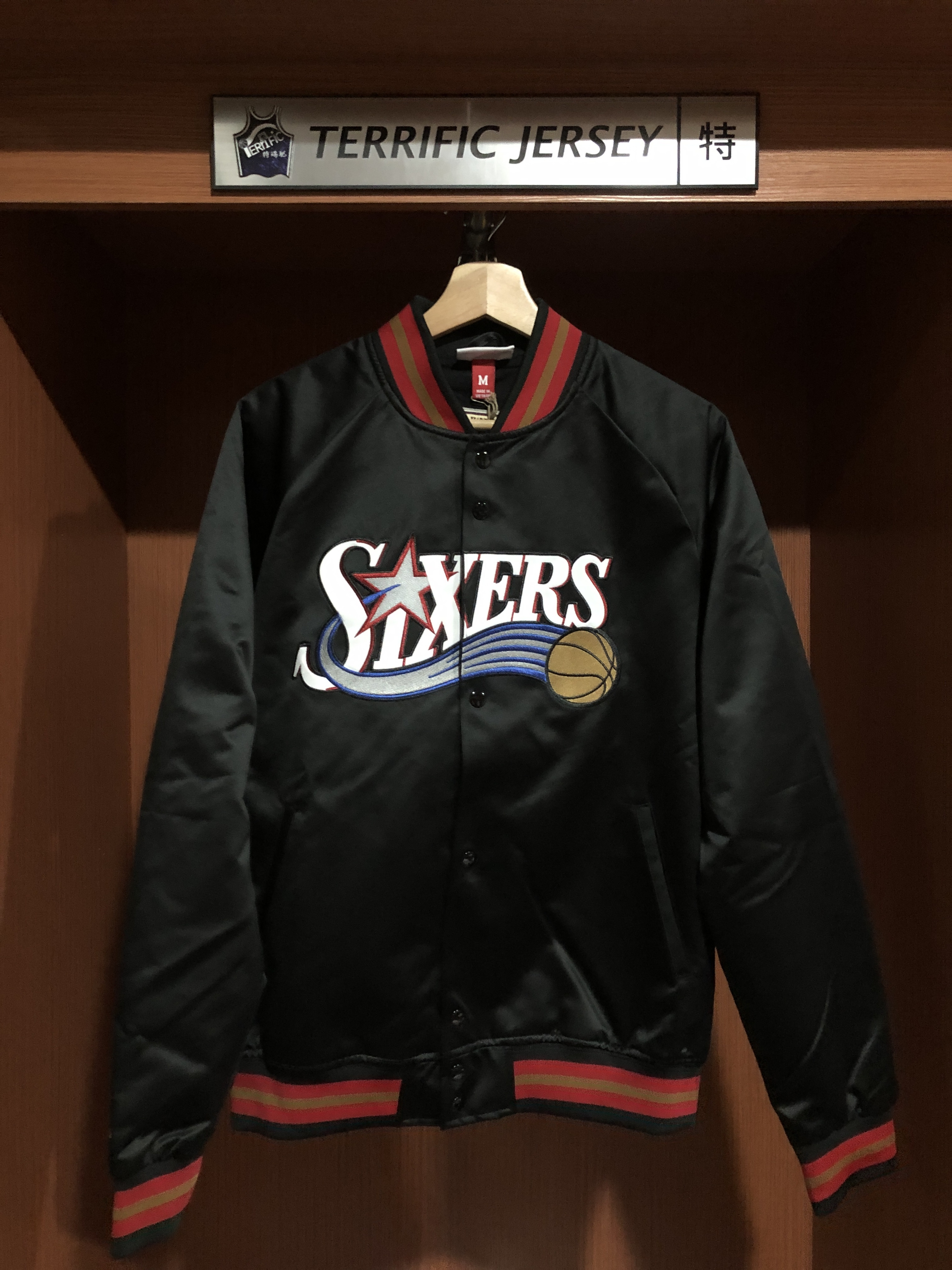 NBA外套 Philadelphia 76ers 費城七六人 黑流星 輕量化棒球外套 M&N HWC Lightweight Satin Jacket 全新
