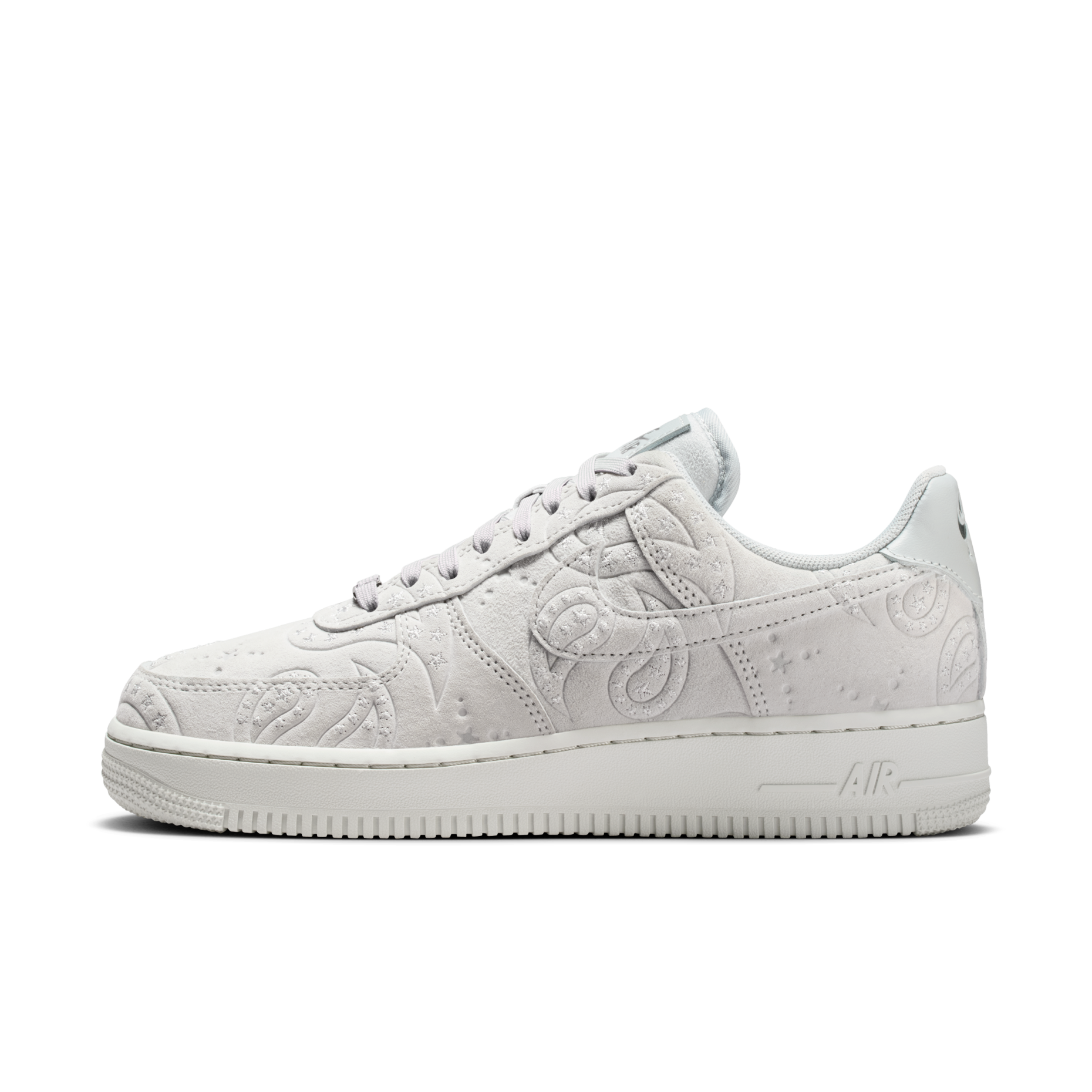 女鞋 NIKE W AIR FORCE 1 '07 PRM+ 灰白 壓紋 星星 麂皮 AF1 休閒鞋【IO1259-002】