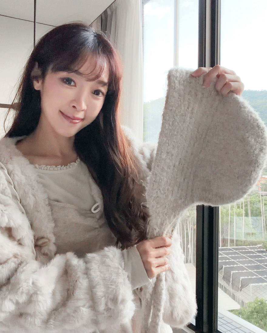 可愛冬日圈圈羊毛護耳針織毛線帽-柔美杏