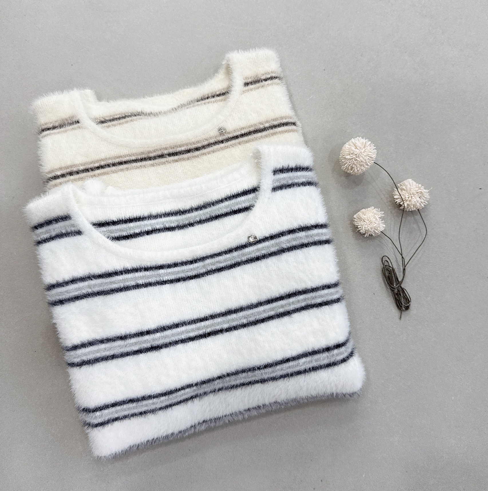 小鐵牌細條配色毛海上衣