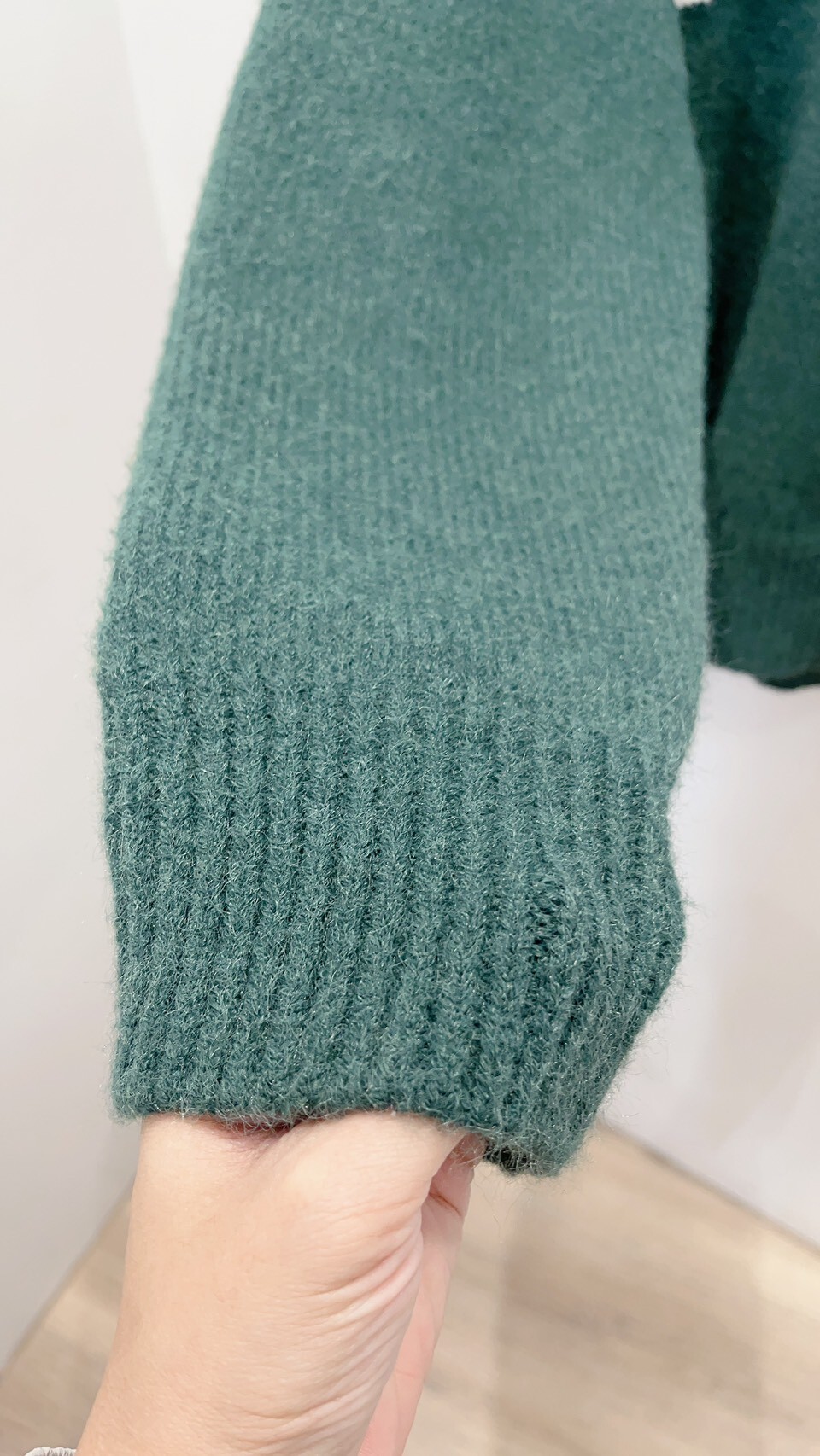 Double-layer letter knit sweater