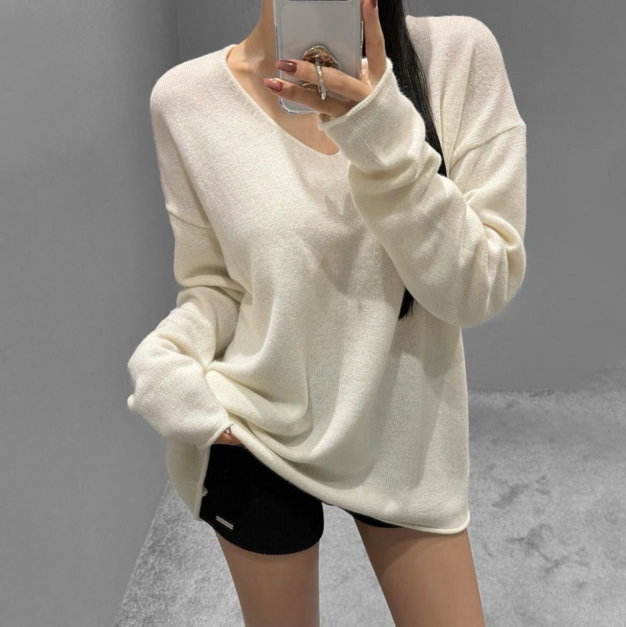 簡約感顯白色系V領針織衫毛衣 / 4色