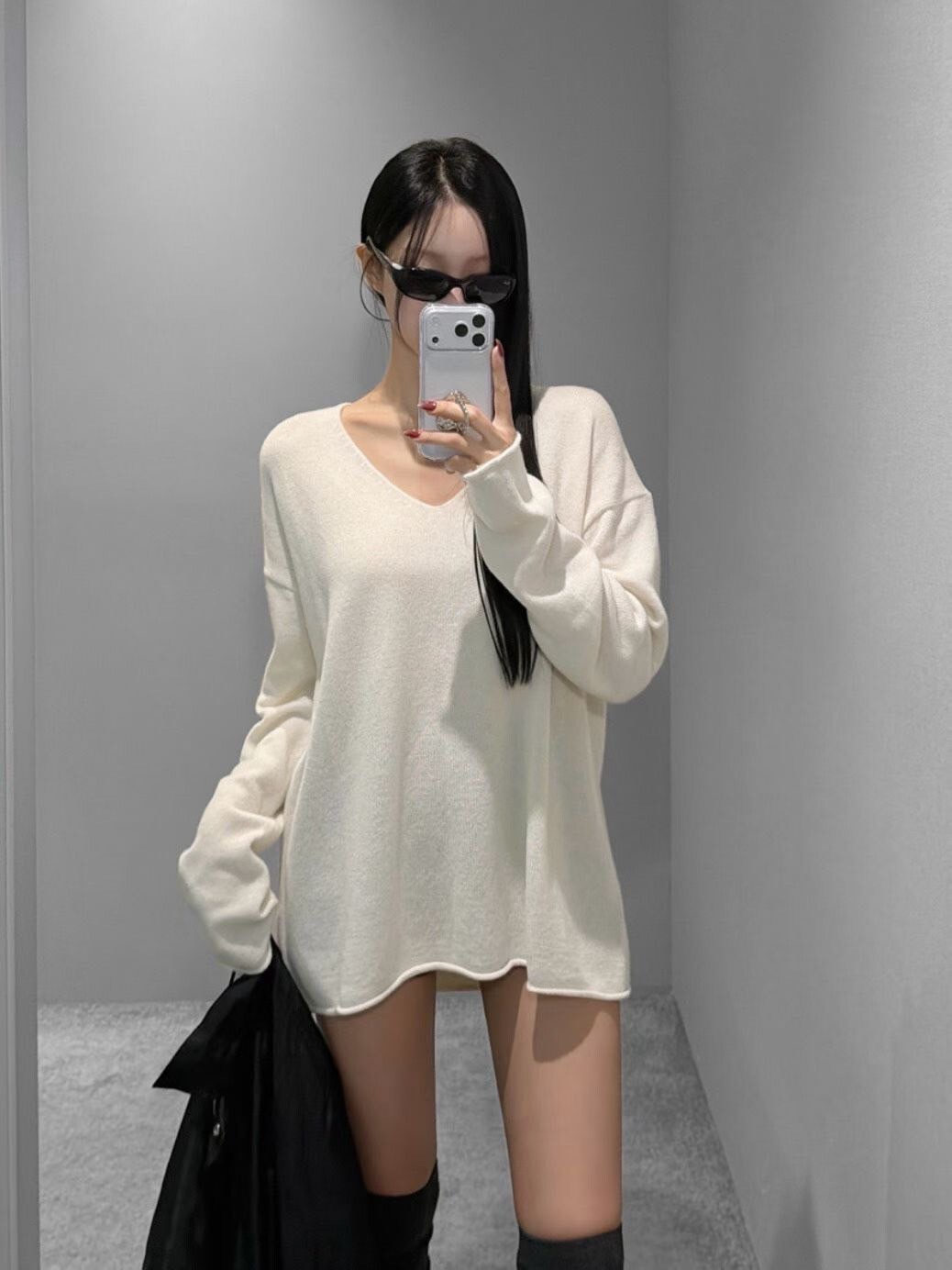 簡約感顯白色系V領針織衫毛衣 / 4色