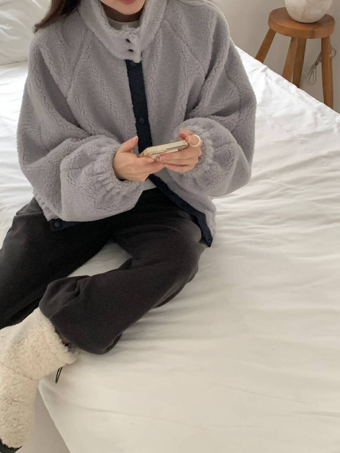 配色滾邊立領排釦造型QQ毛縮腰外套 / 2色