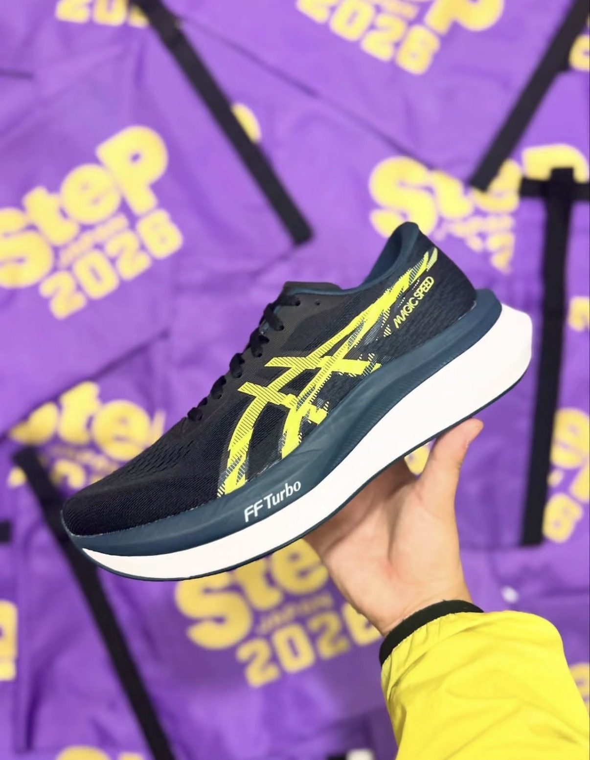 男鞋 ASICS MAGIC SPEED 4 黑綠藍 碳纖維 透氣 回彈 輕量 包覆 競速 慢跑鞋【1011B875-001】