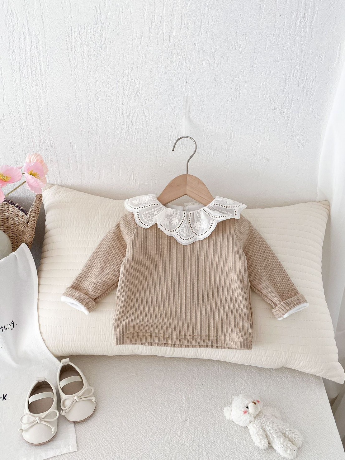 荷葉領緹花打底衣