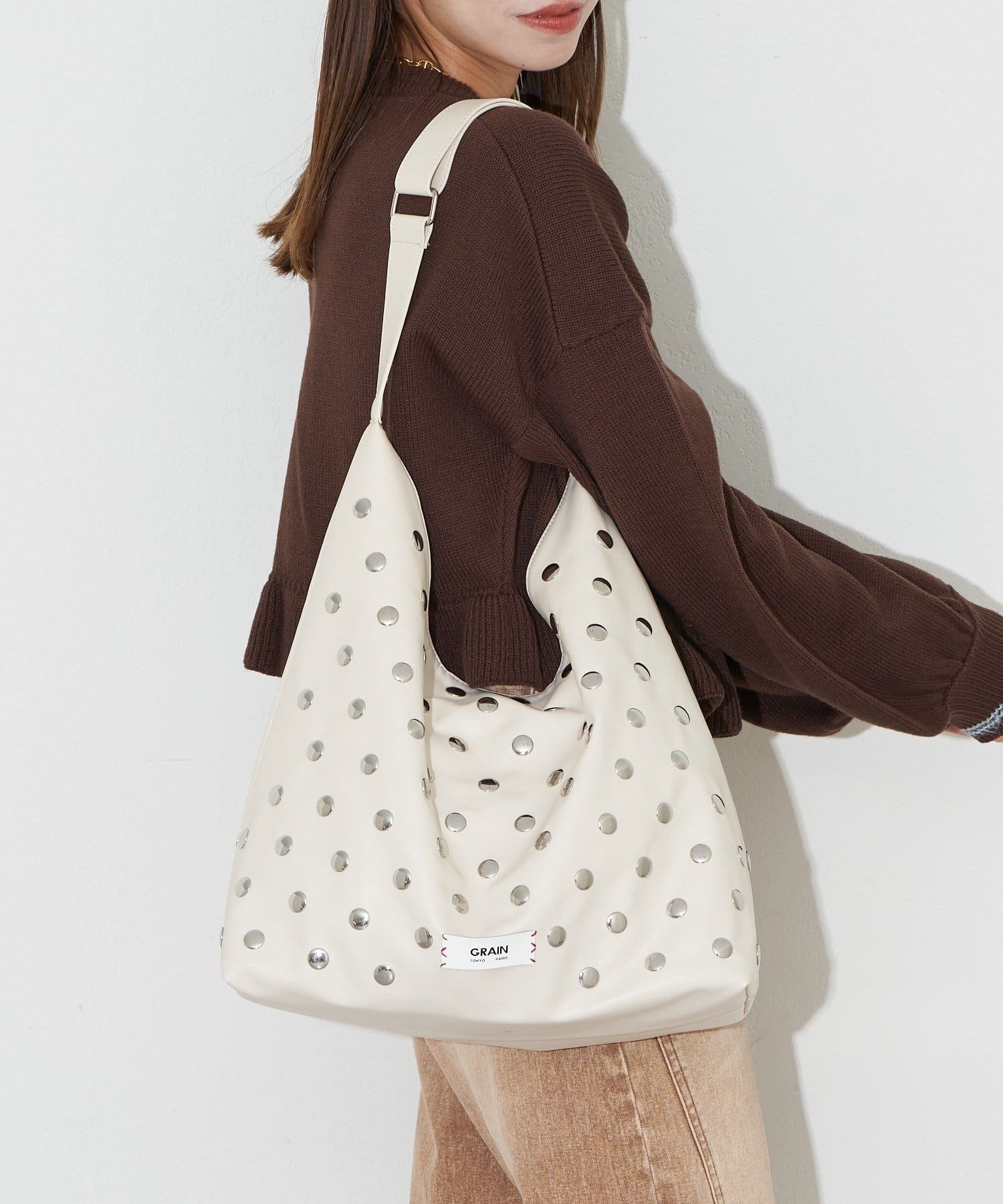 日本預訂 WINTER SALE CN 鉚釘單肩手提包