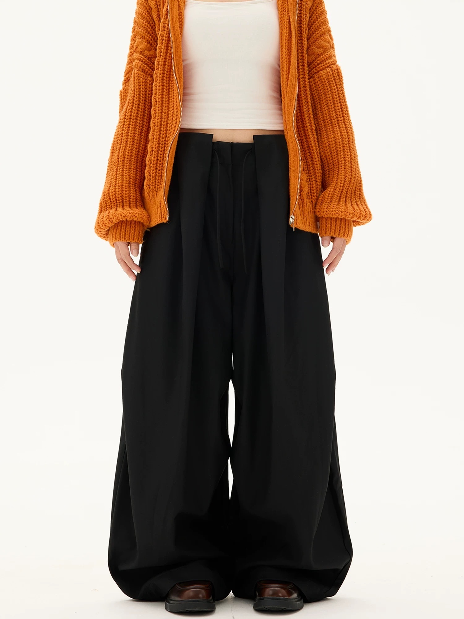 - SIMPLEACTION - 美式復古立體皺褶西裝褲