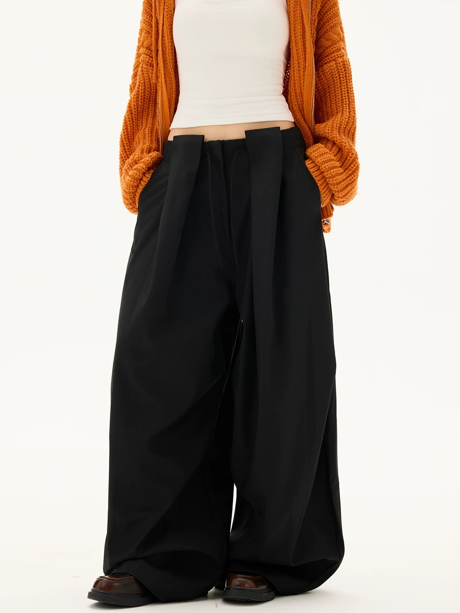 - SIMPLEACTION - 美式復古立體皺褶西裝褲