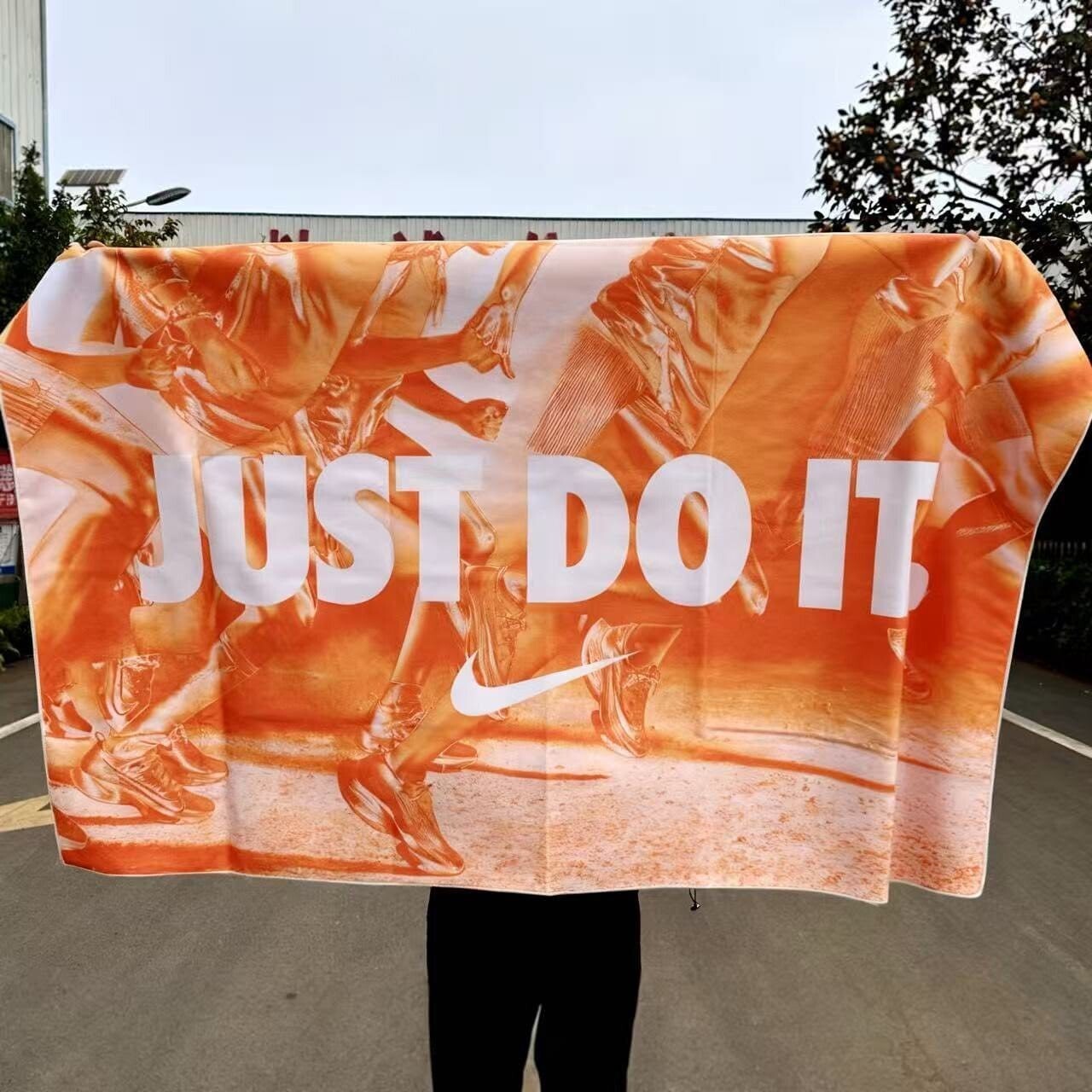<天冷必備❄比運動毛巾還俗..😵> NIKE JUST DO IT 萬用毛毯 經典橘🧡