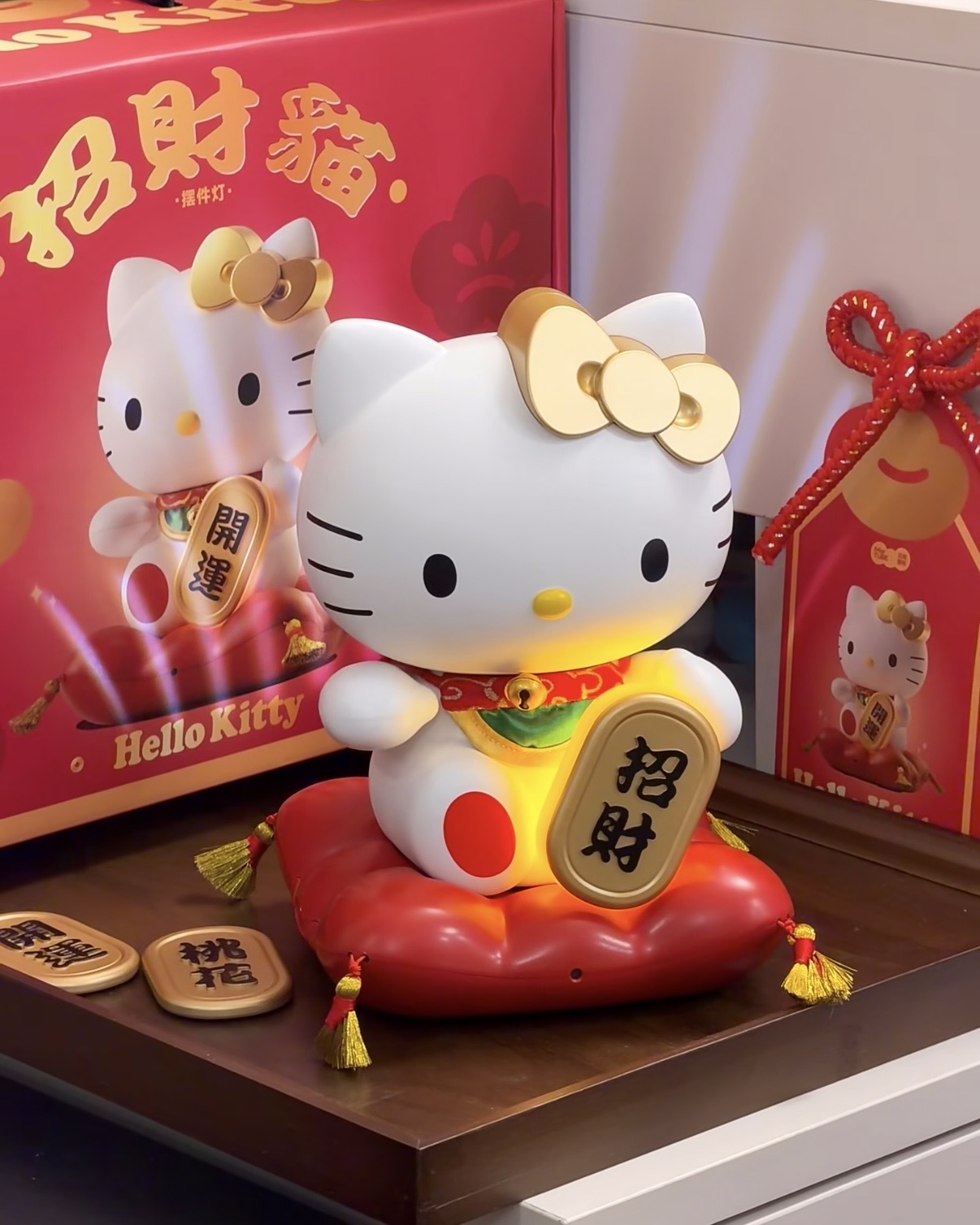 SANRIO 三麗鷗家族 HELLO KITTY 凱蒂貓 招財貓系列 擺設 感應燈 小燈 禮盒 送禮 / 預購