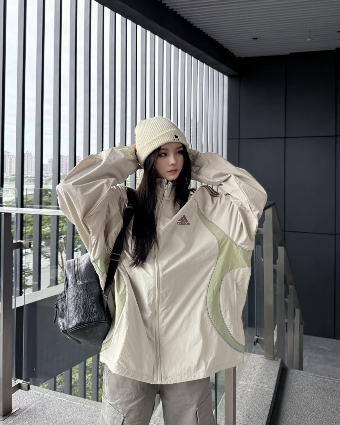 【預購】ADIDAS SS25 TEAMGEIST 夜光線條 立領外套 杏色 KE5846