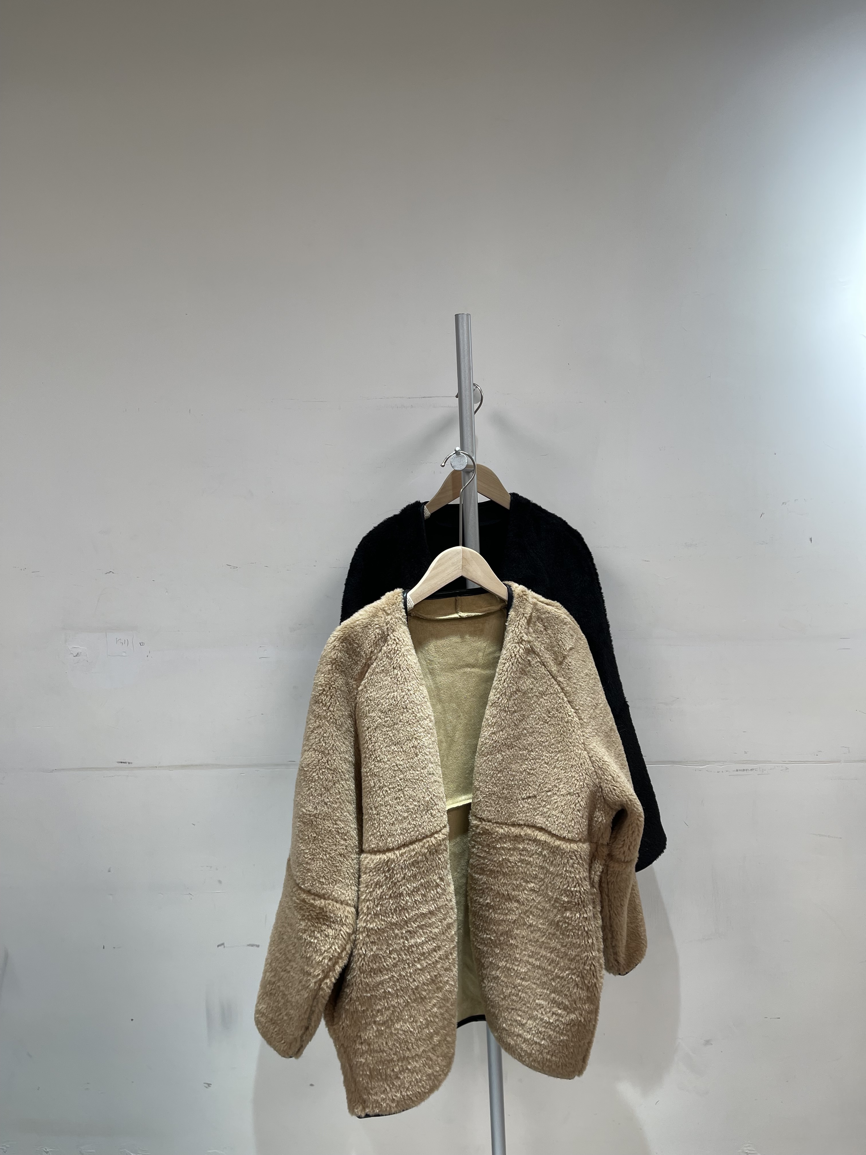 0213047A/ONSALE小毛毛不胖子外套/48C'48W'27L'