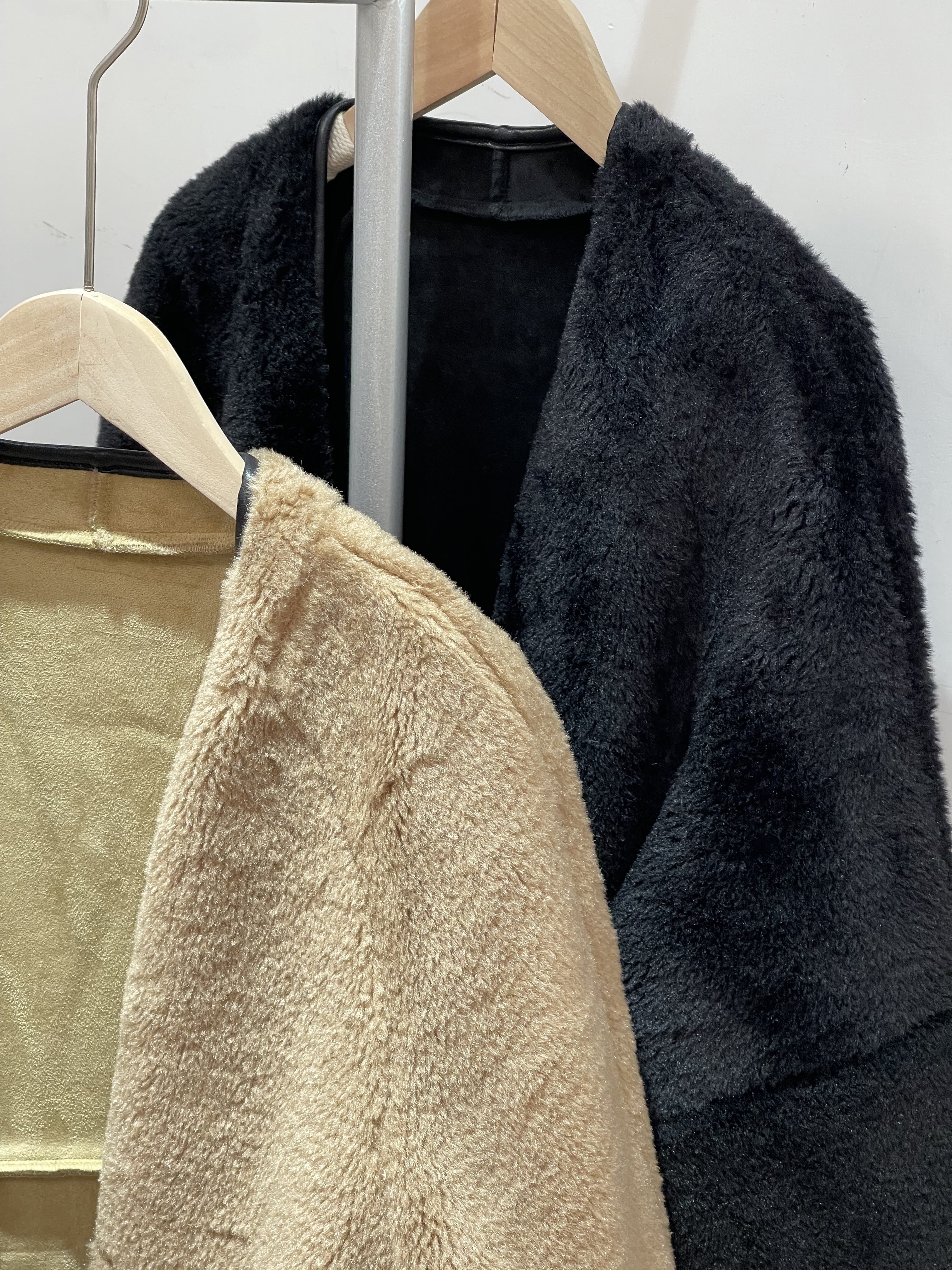 0213047A/ONSALE小毛毛不胖子外套/48C'48W'27L'