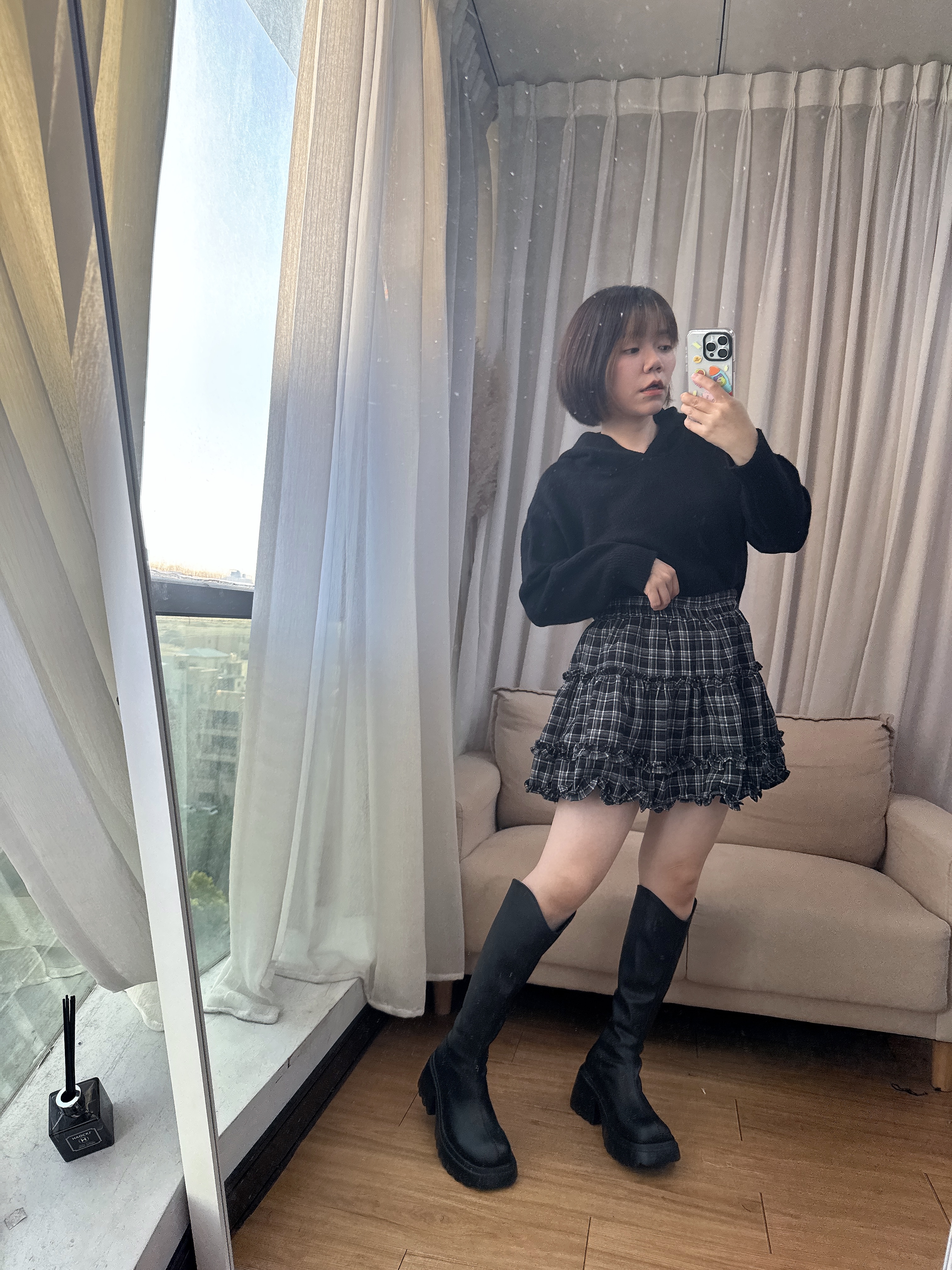 毛呢格紋荷葉蛋糕短裙