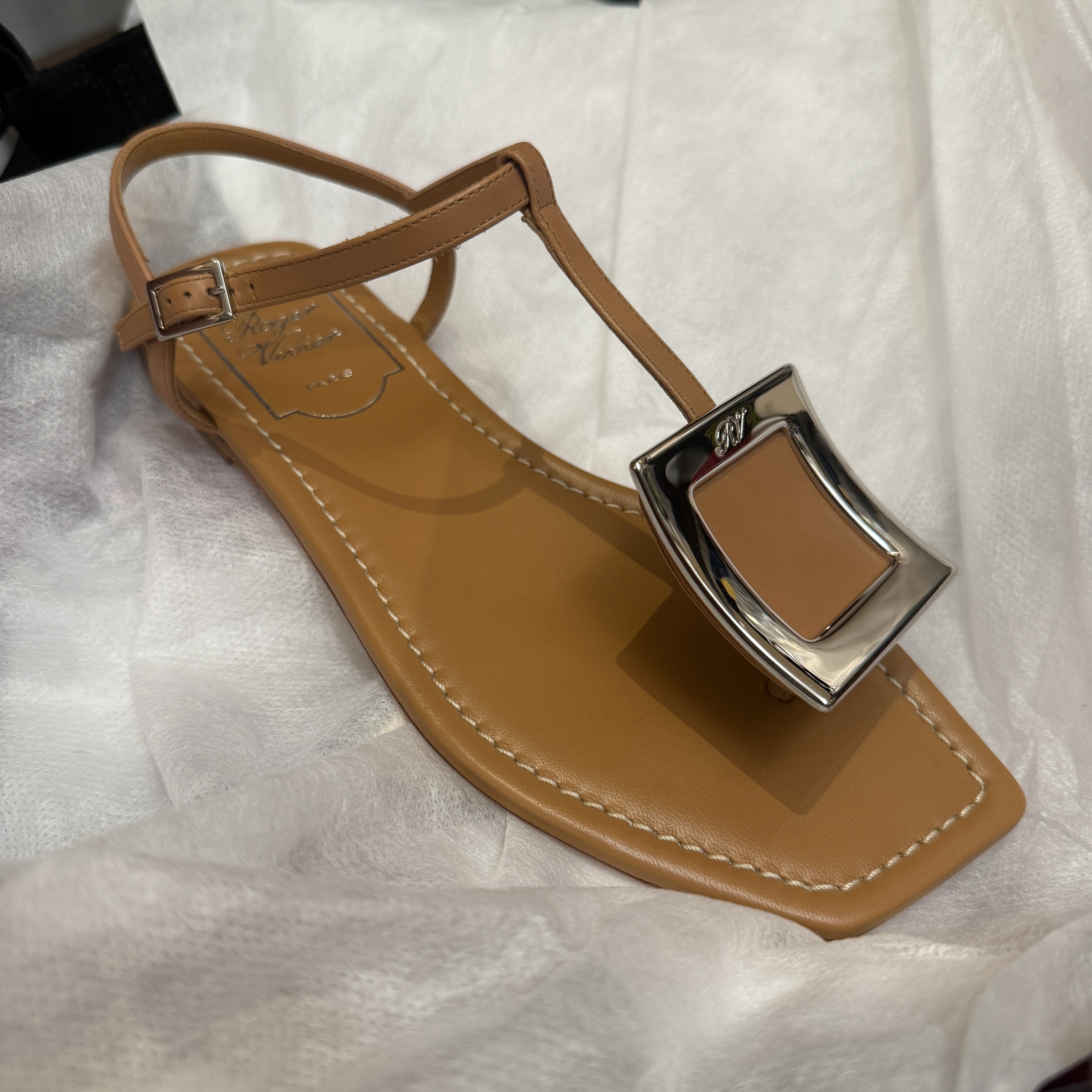 Roger Vivier thong sandals size 35