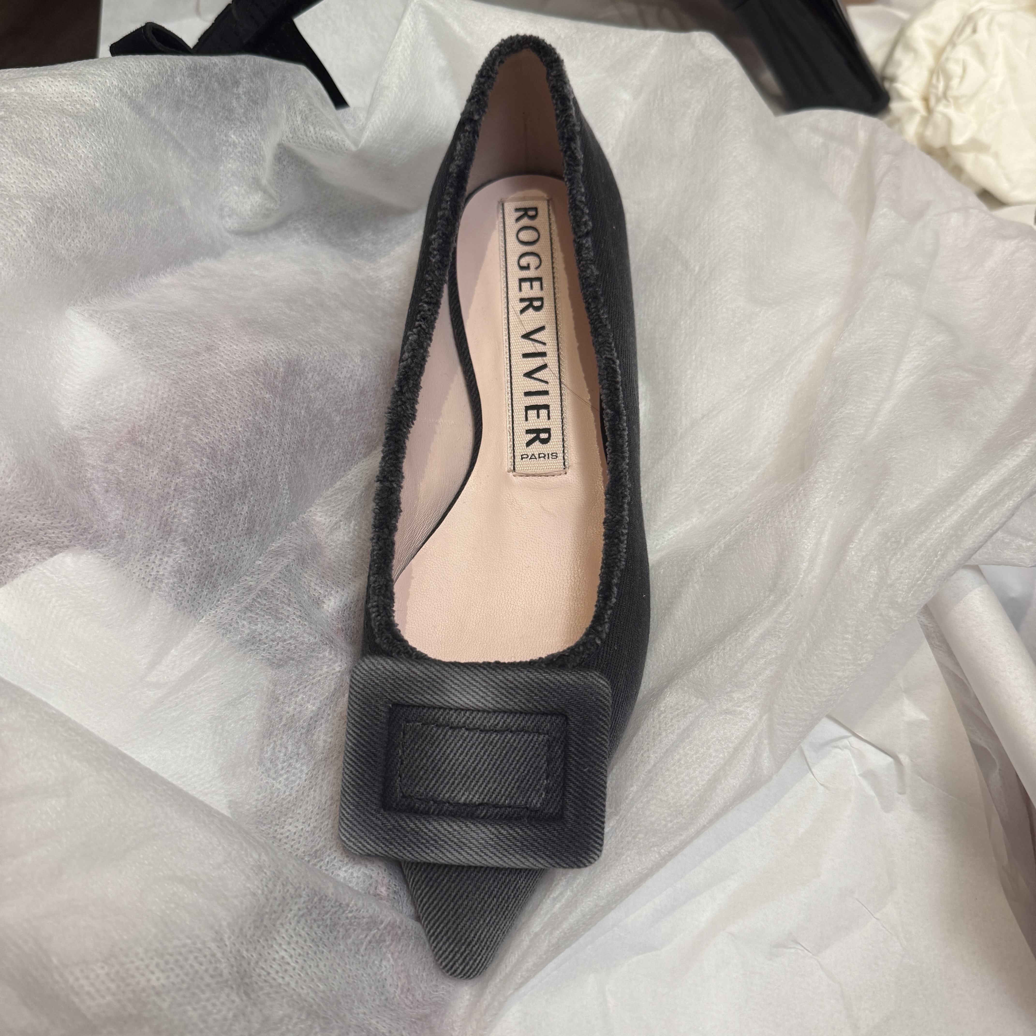 Roger Vivier RV gommettine flats black