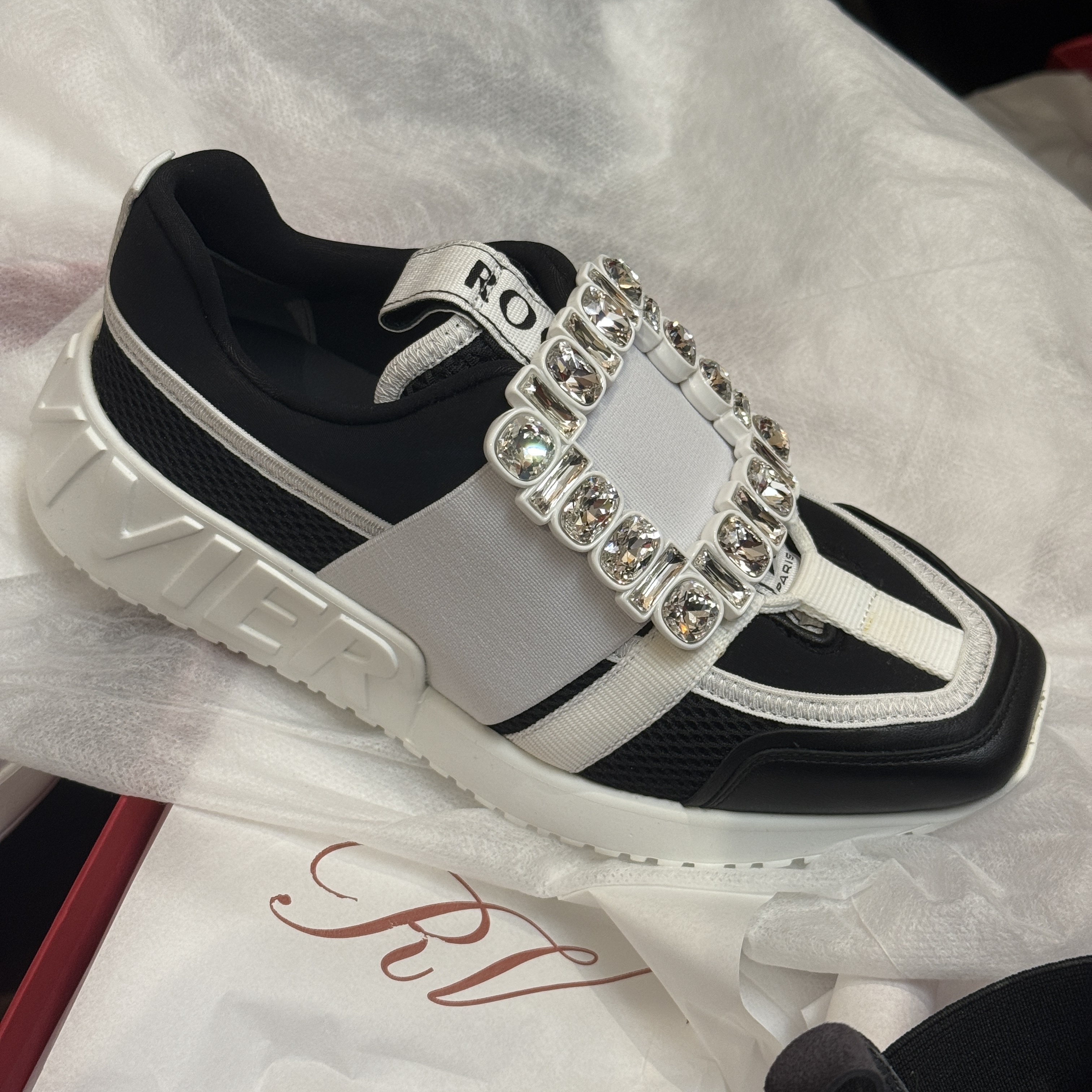 Roger Vivier RV viv go strass sneakers black/white