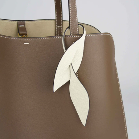 1FL0104-422 [FLEURON] Folia Crème #PMM08VG0604CRM (EU)