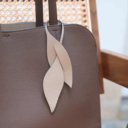 1FL0104-426 [FLEURON] Folia Sable #PMM08VG1214SND (EU)