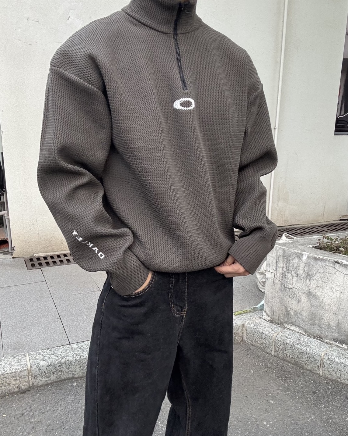 Oakley New Retro HYDROLIX 速乾系列 半拉鍊針織上衣 黑色