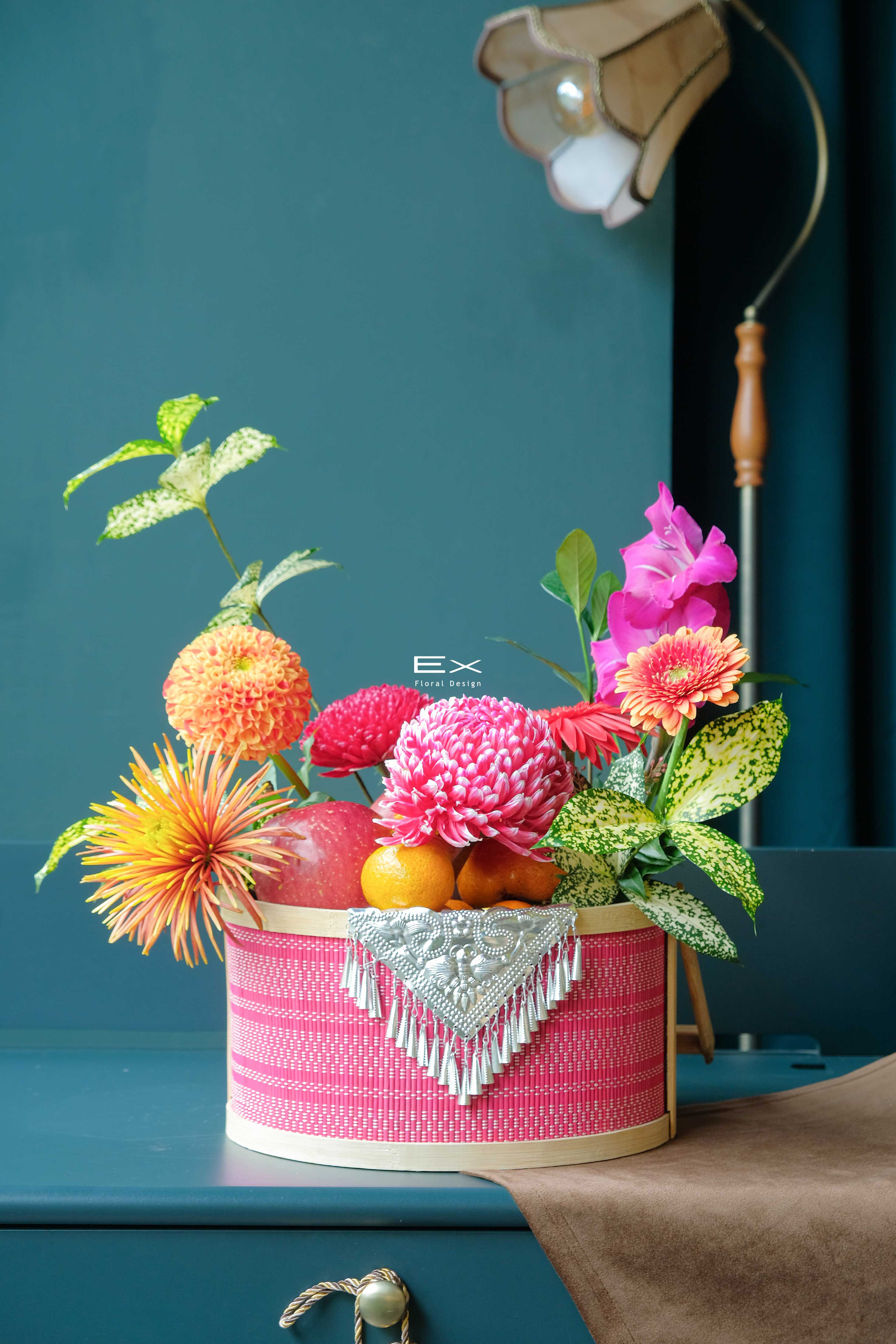 鮮花水果禮籃｜紅果喜宴 Red Harvest Feast