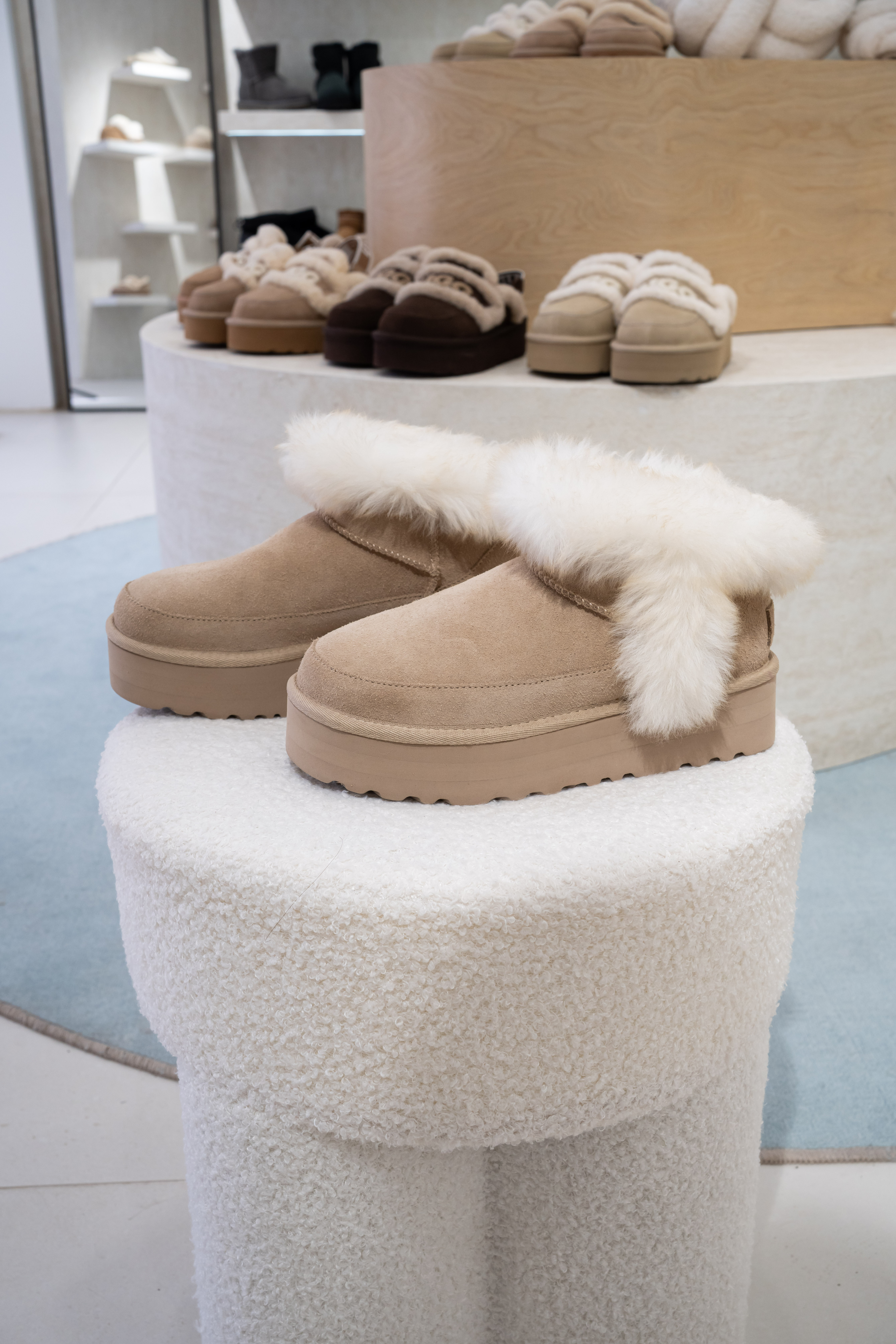 UGG Ozlana Classic Ultra Mini Platform Chalet Boot