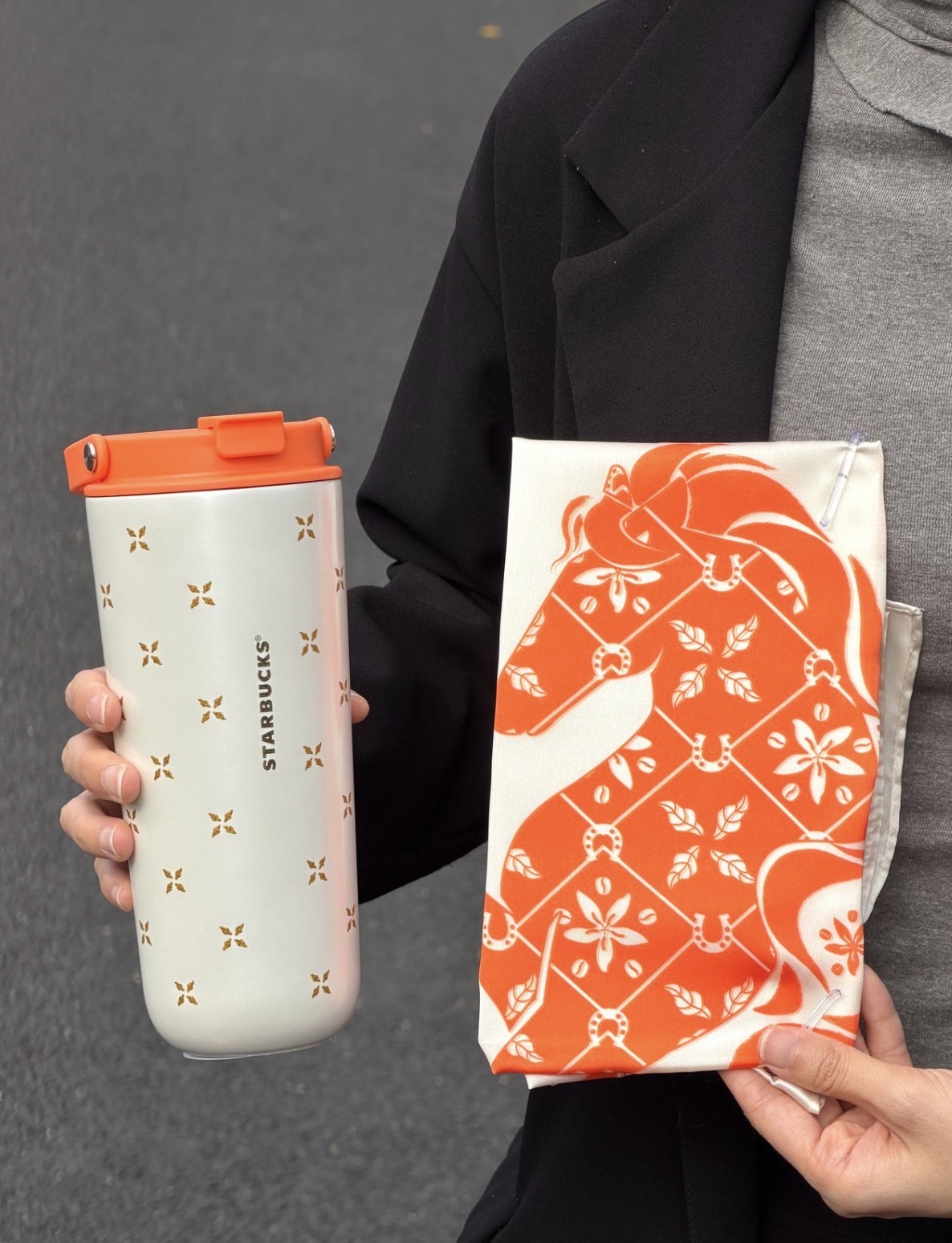 STARBUCKS 星巴克 駿躍星程系列 星意絲巾 保溫杯 馬年 過年 禮盒套裝