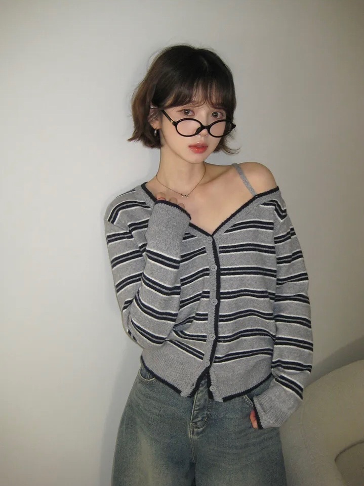 【7/1完額外95折優惠預訂】KR NOTE STRIPE ONE-SHOULDER WOOL KNIT CARDIGAN（4色）
