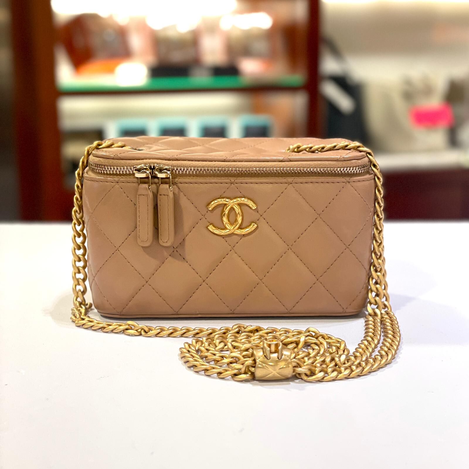 98%NEW二手CHANEL 長盒子 奶茶色菠蘿調節金扣羊皮 晶片款 #兩年免費保養 #香榭站正品