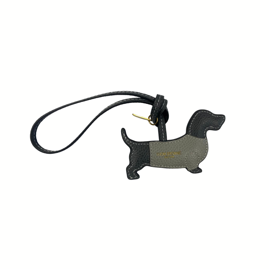 1FF0101-143 [THOM BROWNE] Puffy Hector Charm Dark Grey (SS26) #UAM104A-00198-025 (A-EU-E)