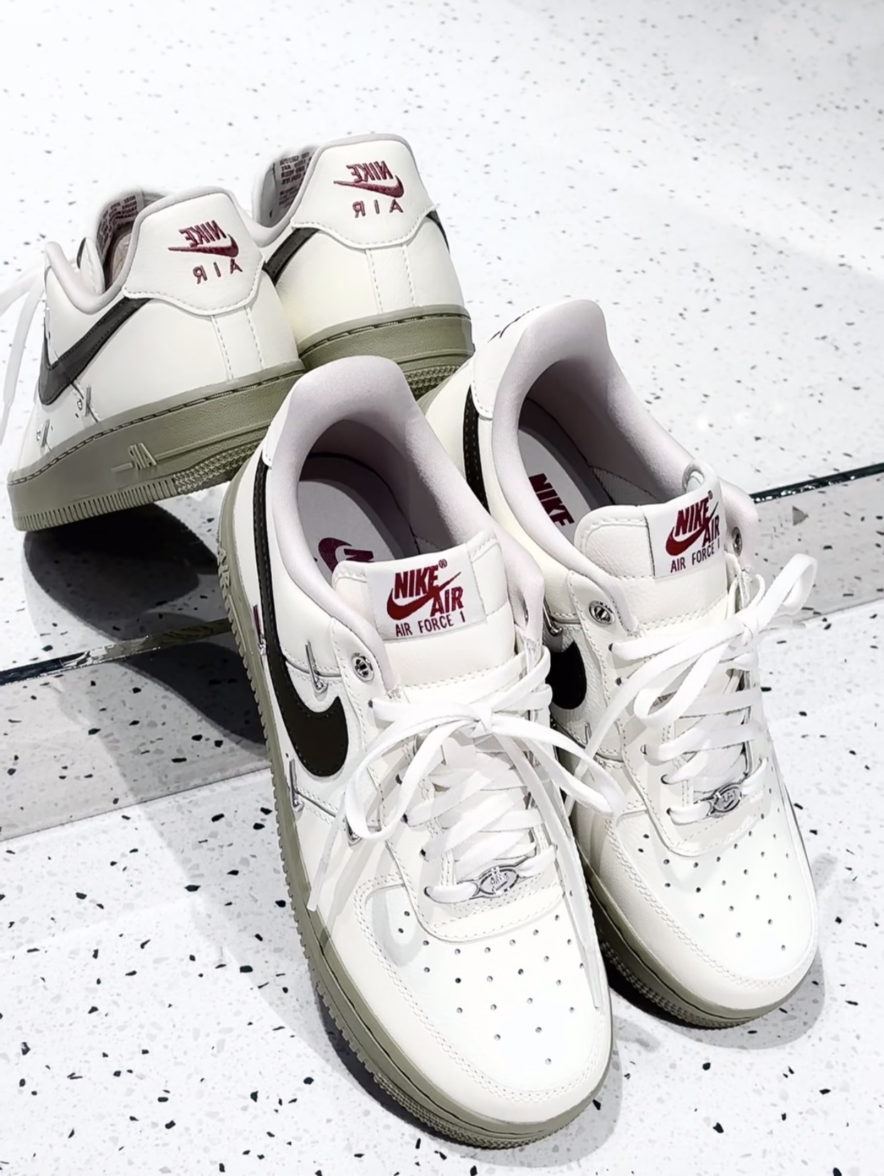 【預訂】NIKE AIR FORCE 1 07 LX 卡其啡 銀剔（泫雅款）-WOMEN(UNISEX)