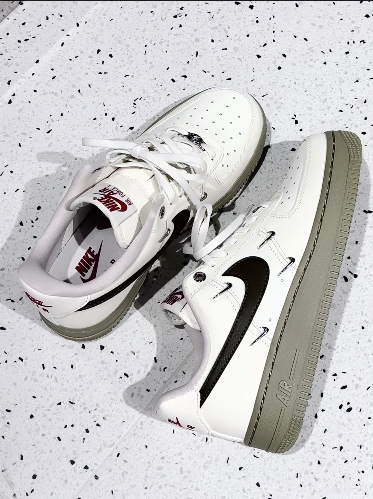 【預訂】NIKE AIR FORCE 1 07 LX 卡其啡 銀剔（泫雅款）-WOMEN(UNISEX)