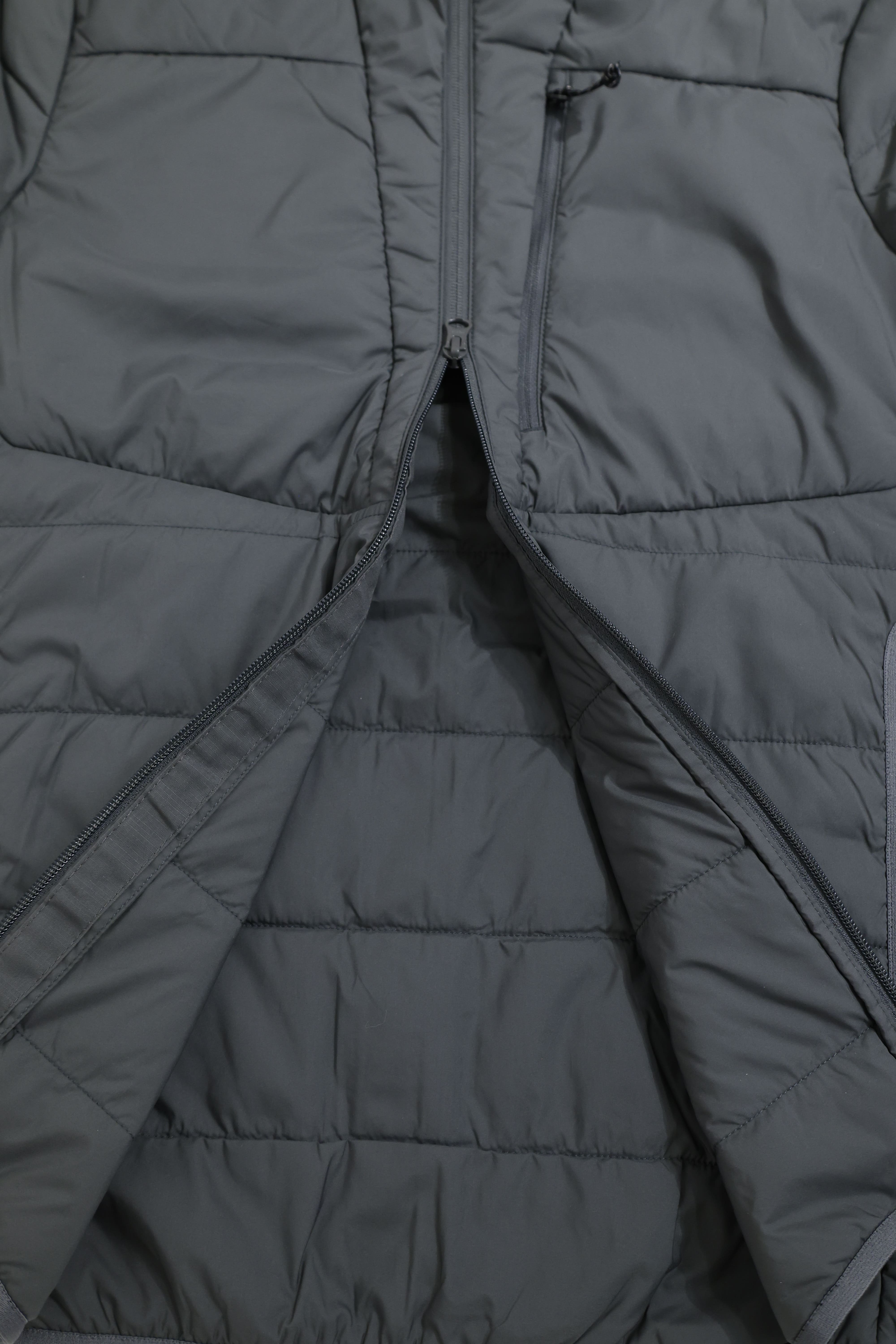 FJALLRAVEN 小狐狸 男 Keb Padded 化纖連帽外套 Hoodie FR82413