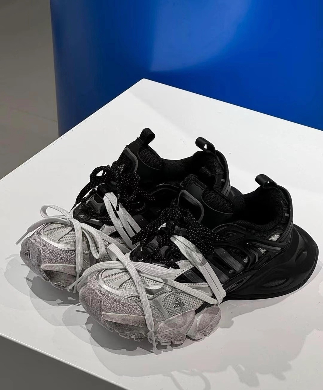 代購-Adidas XLG RUNNER DELUXE "Black Grey Split" 黑灰拼色 厚底增高 老爹鞋 男女同款  JR0861