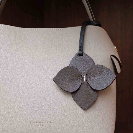 1FL0104-440 [FLEURON] Sia Taupe Foncé #PMM09VL1312DKT (EU)