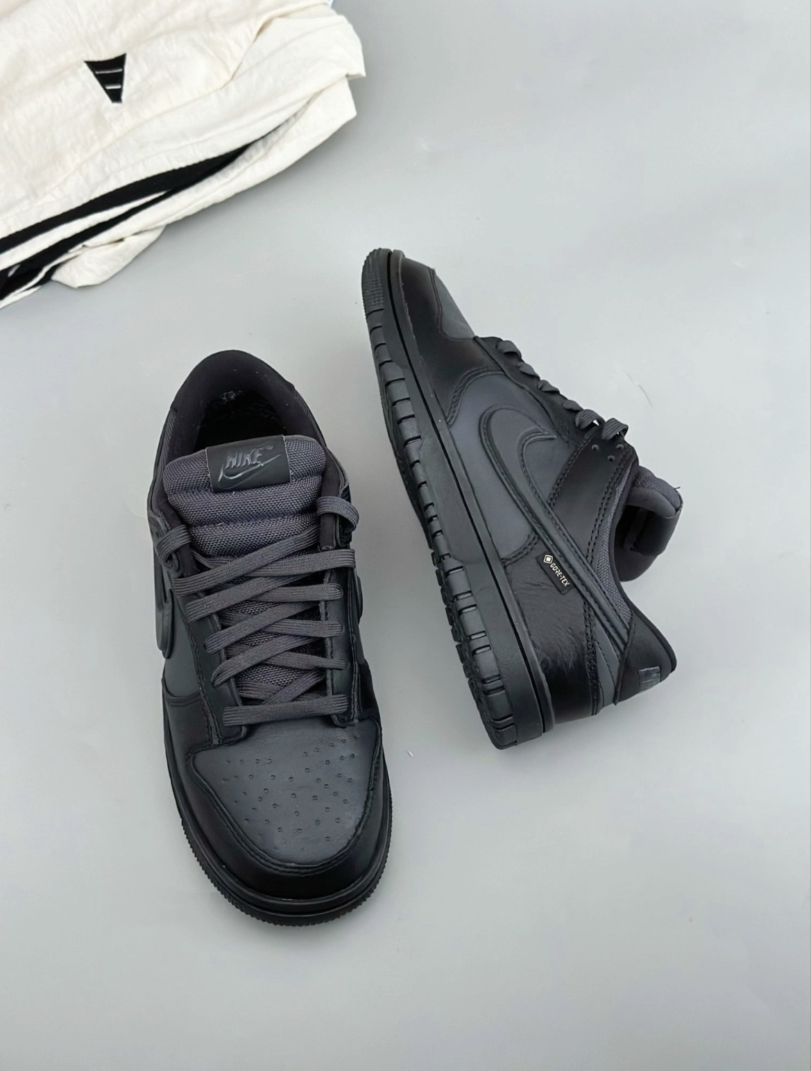 【逢甲 FUZZY】Nike Dunk Low Gore-Tex Triple "Black" 全黑 防水 HQ2053-001