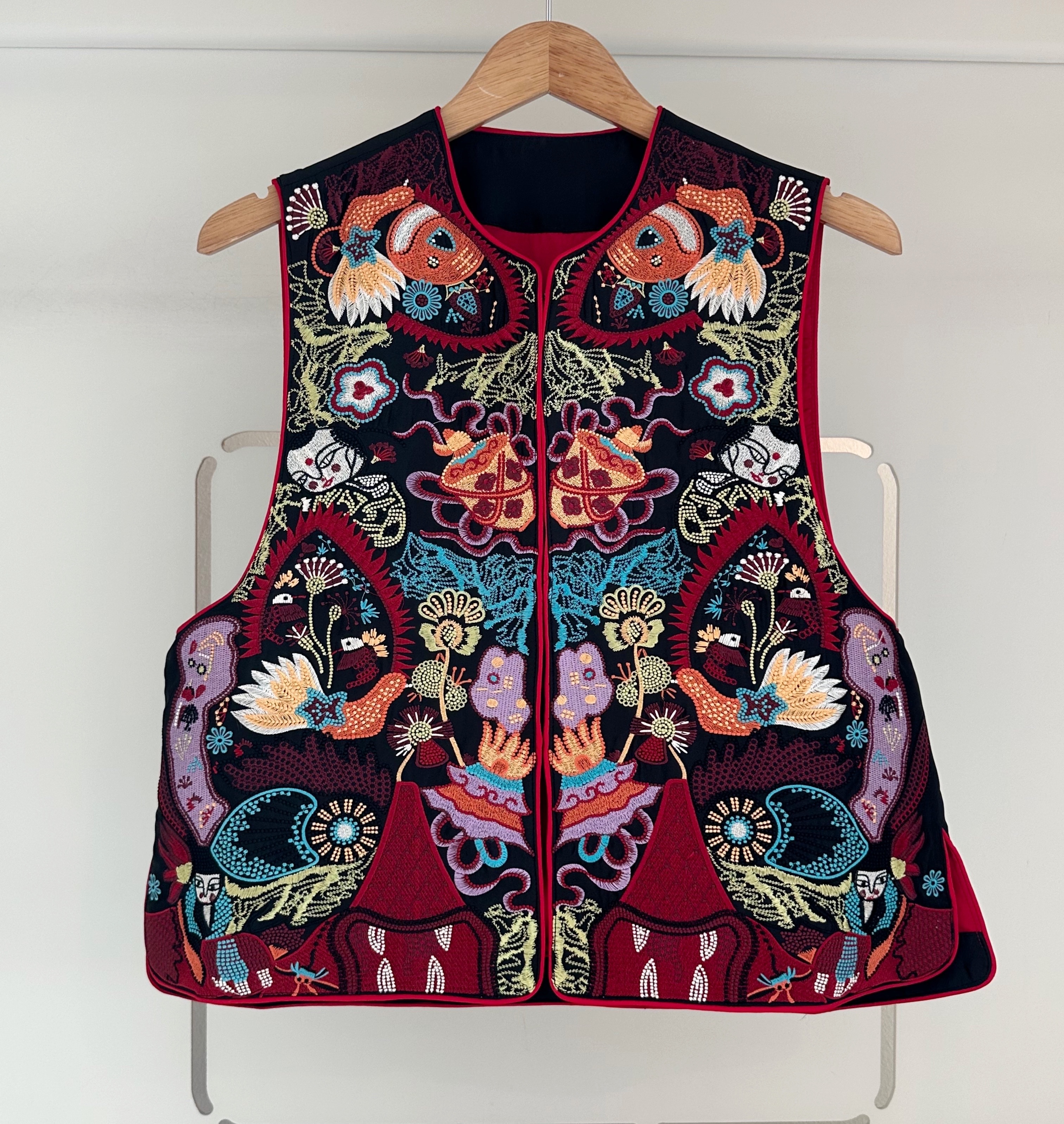 EMBROIDERED ORIENTAL VEST