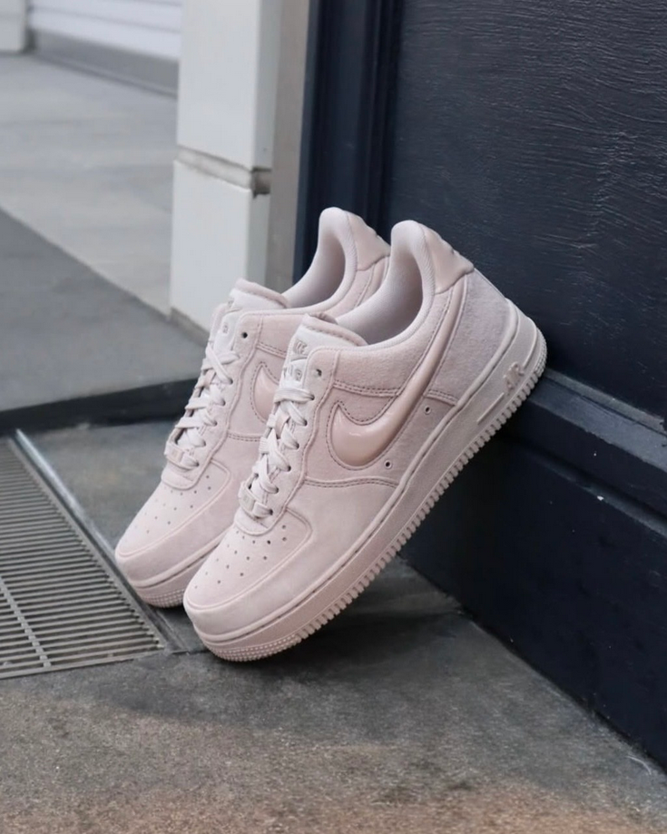 【預訂】NIKE AIR FORCE 1 07 絲絨 麂皮櫻花粉 -WOMEN