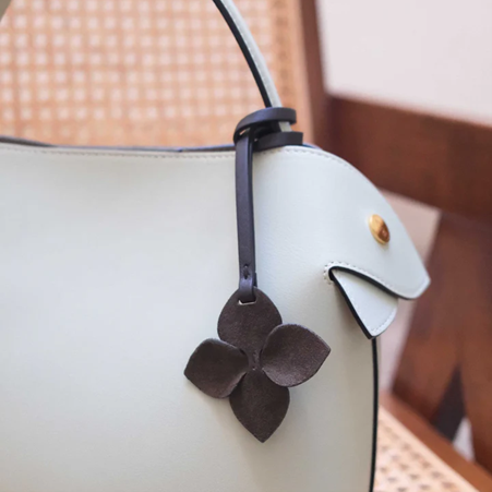 1FL0104-447 [FLEURON] Mini Sia Suede Moka #PMM10SV1314MOK (EU)