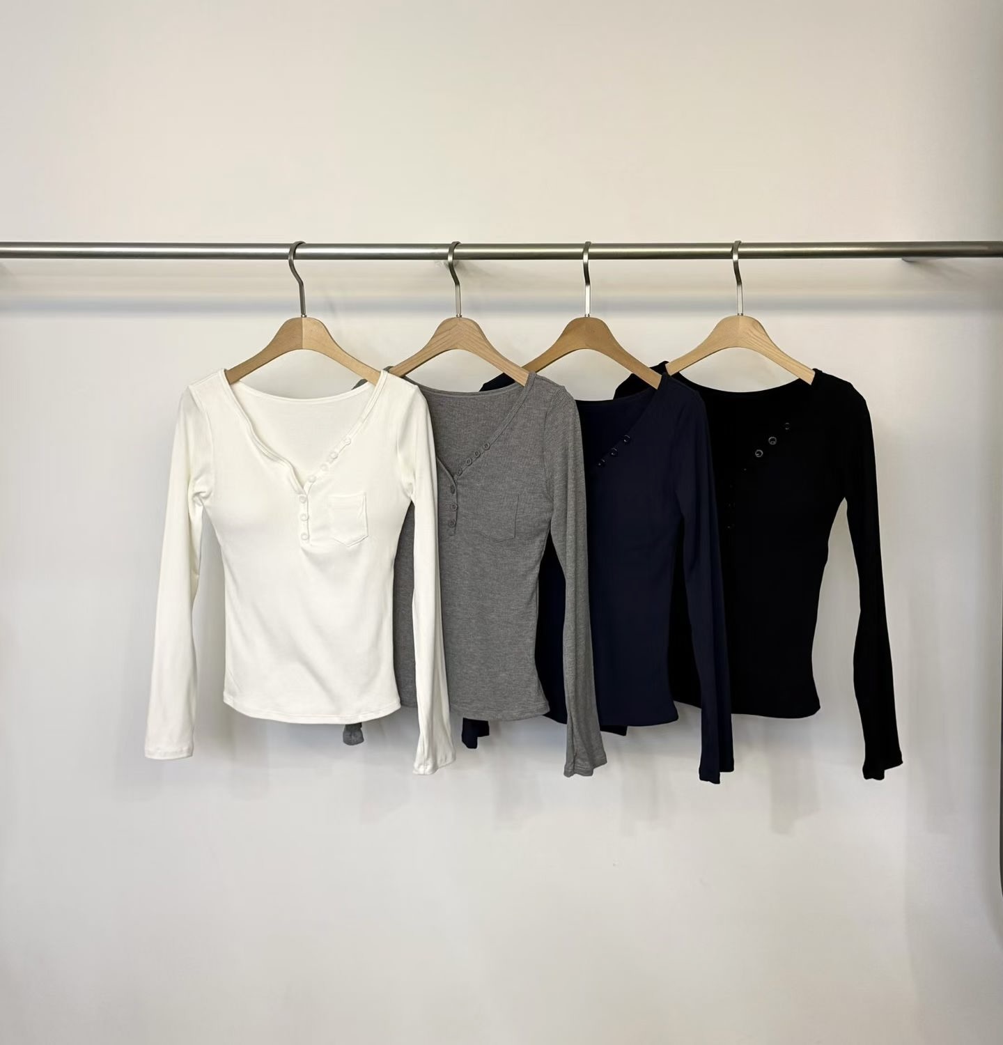 V17 V領鈕扣bra top(白/灰/深藍/黑)