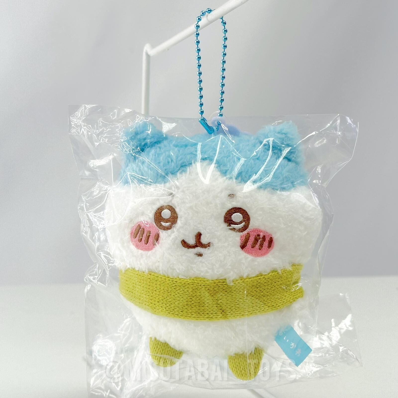 Chiikawa Warm Outfit Mascot (Hachiware)