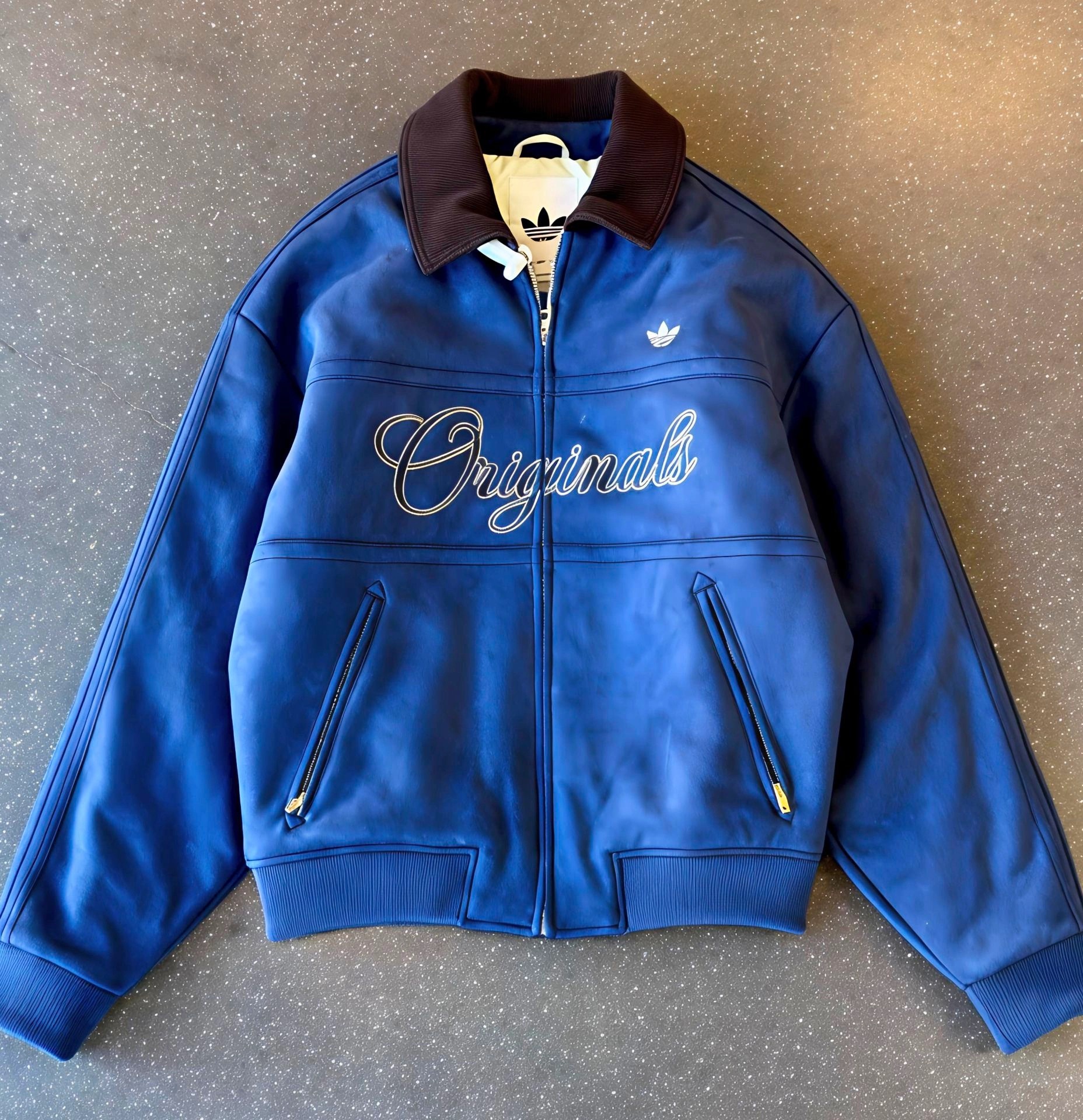 代購-代購-Adidas Originals FW25 CRAFTED JACKET PADDED <馬年限定> CNY新年款 外套 藍 KT0675