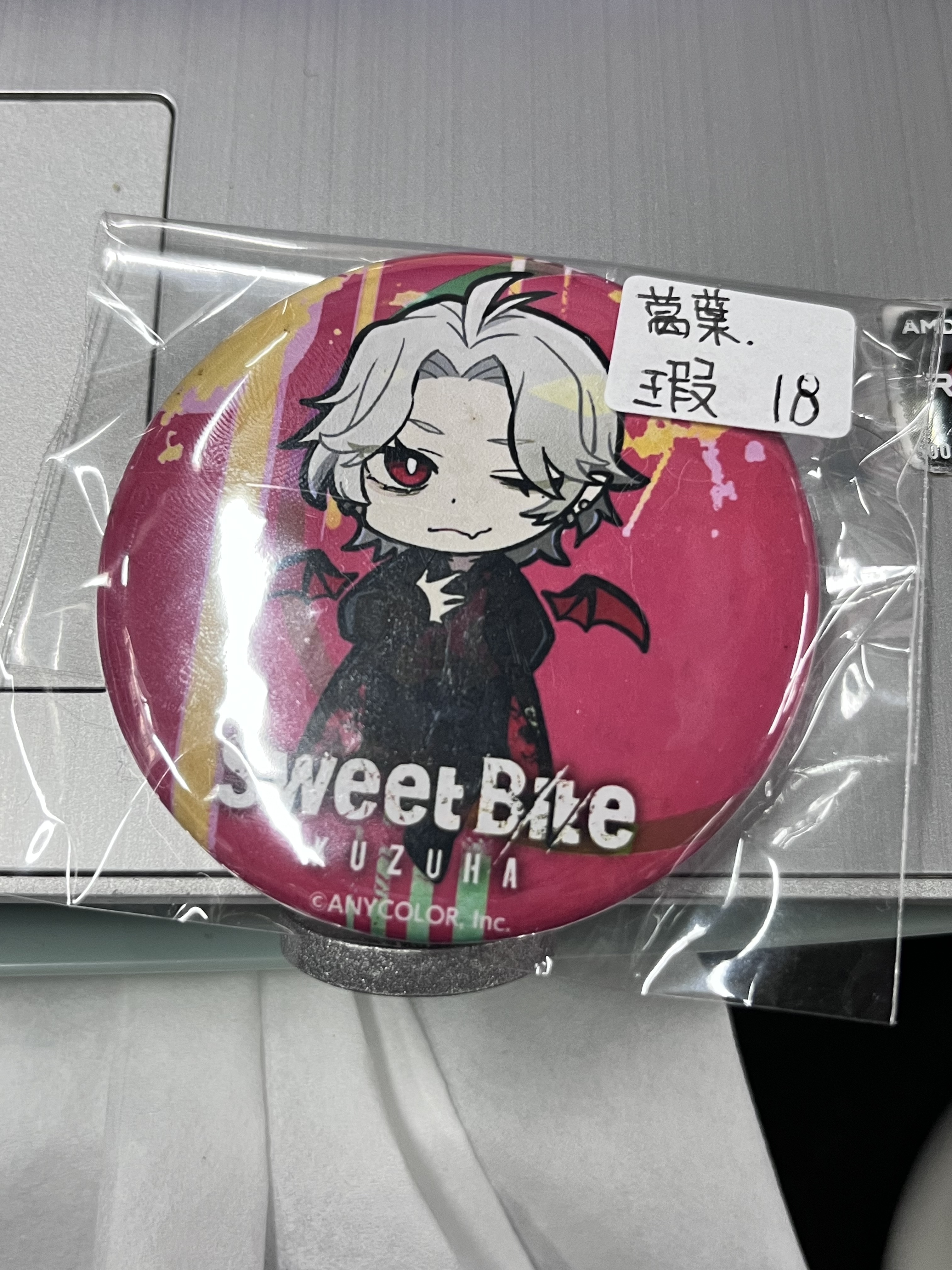 彩虹社 葛葉  襟章 瑕 #354