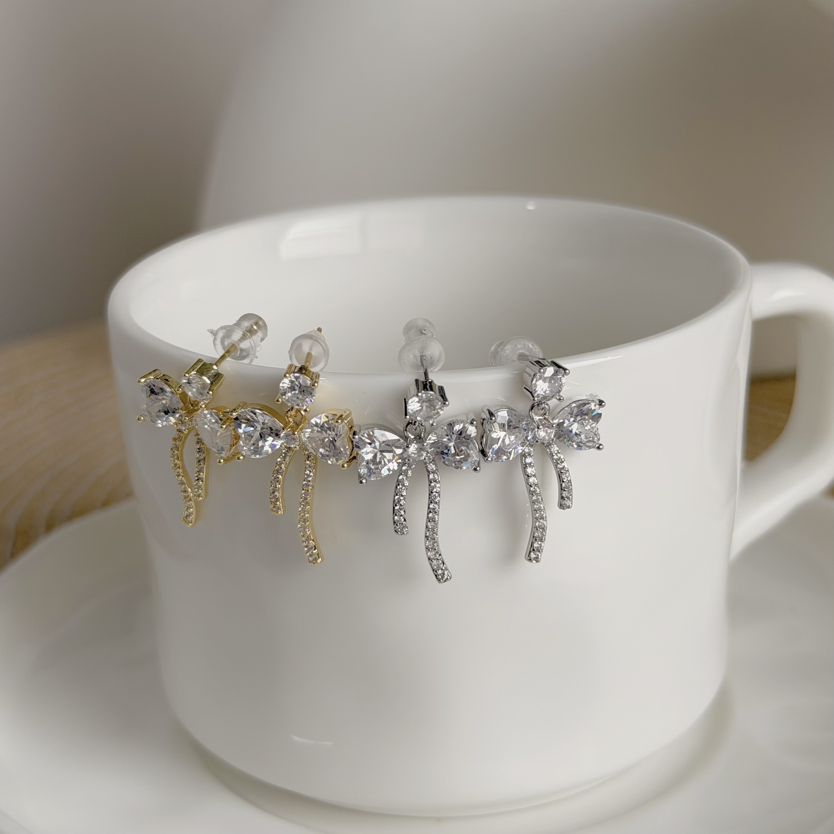 A165排鑽鋯石蝴蝶結垂吊