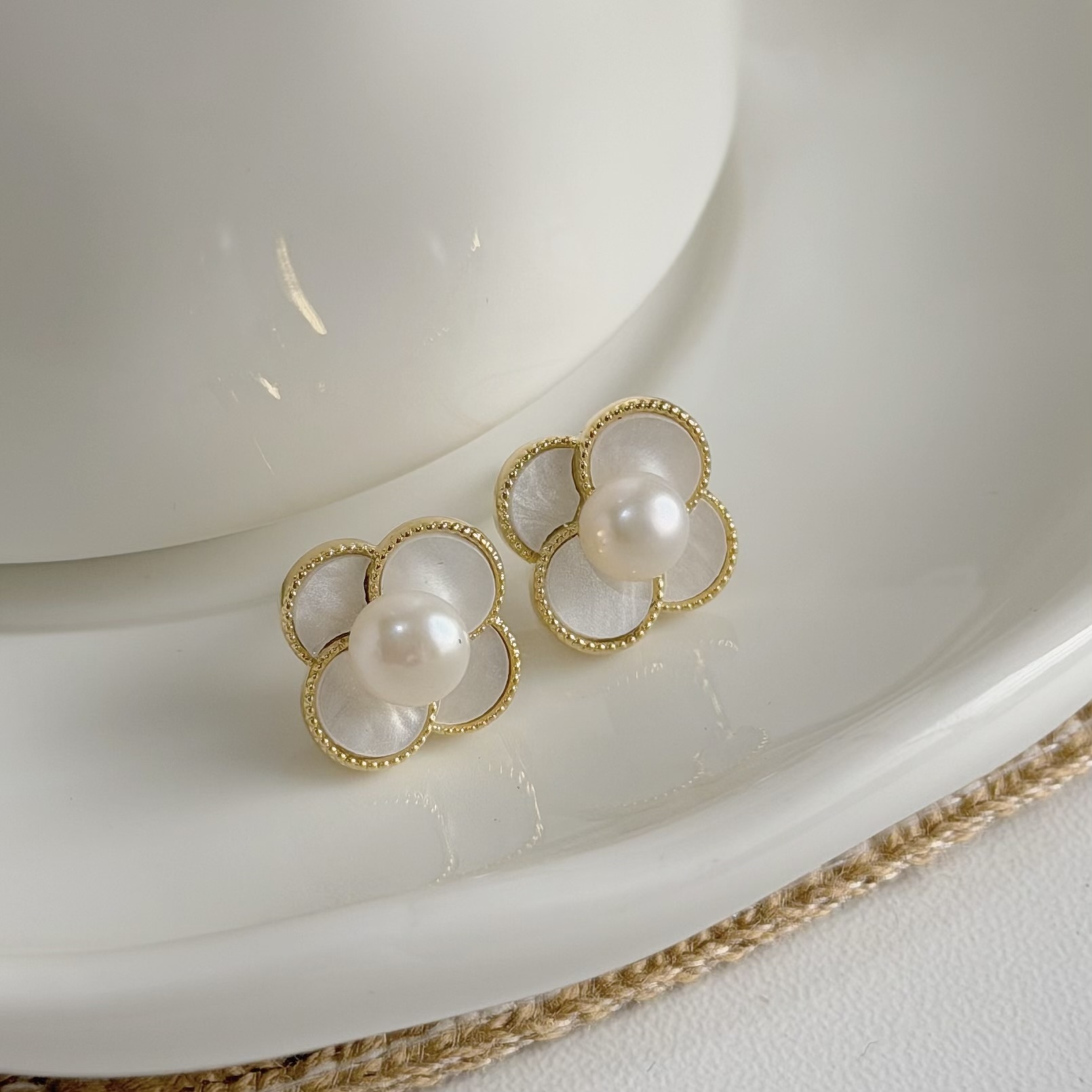 A162淡水珍珠貝殼四葉草耳針