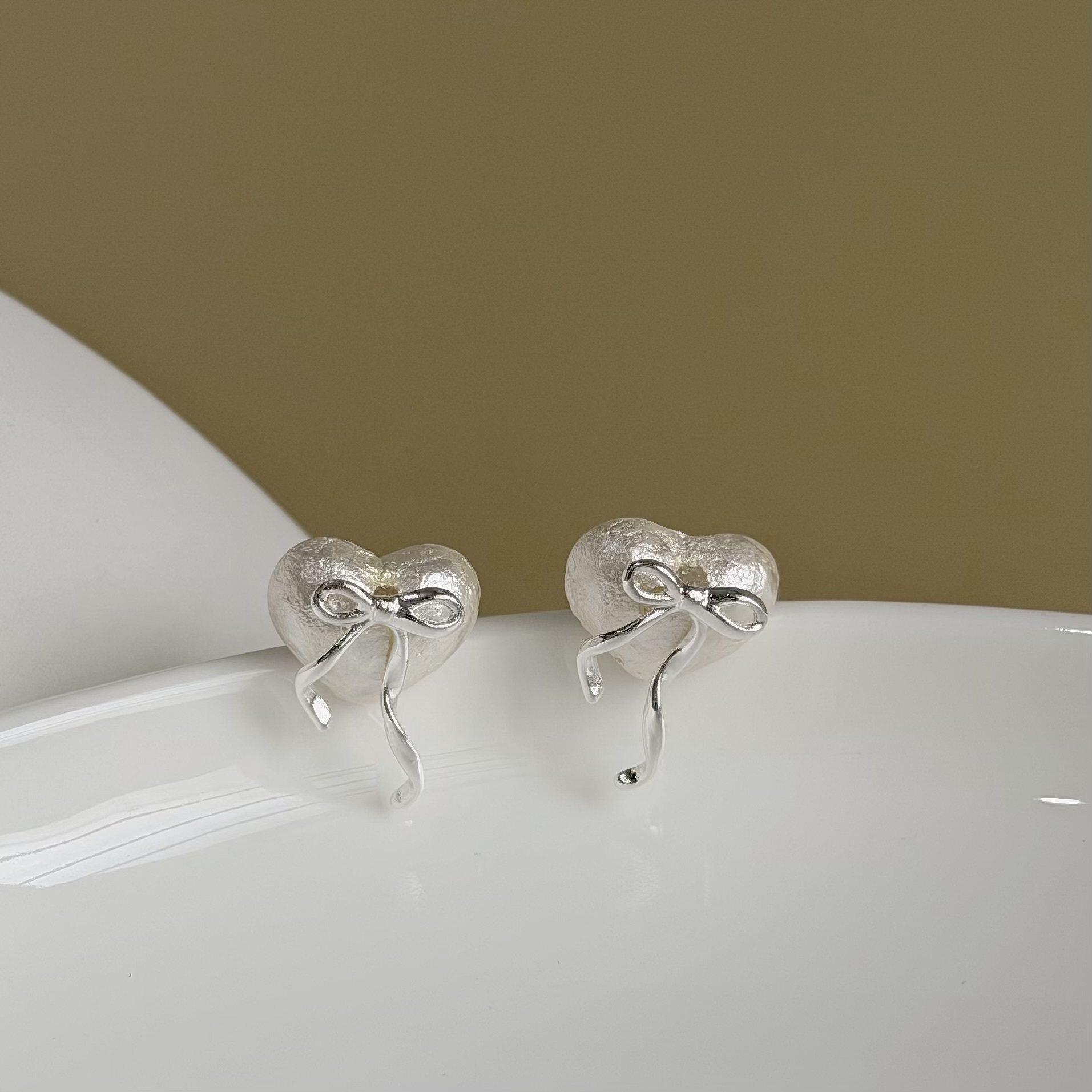 A160愛心棉花珍珠緞帶蝴蝶結耳針