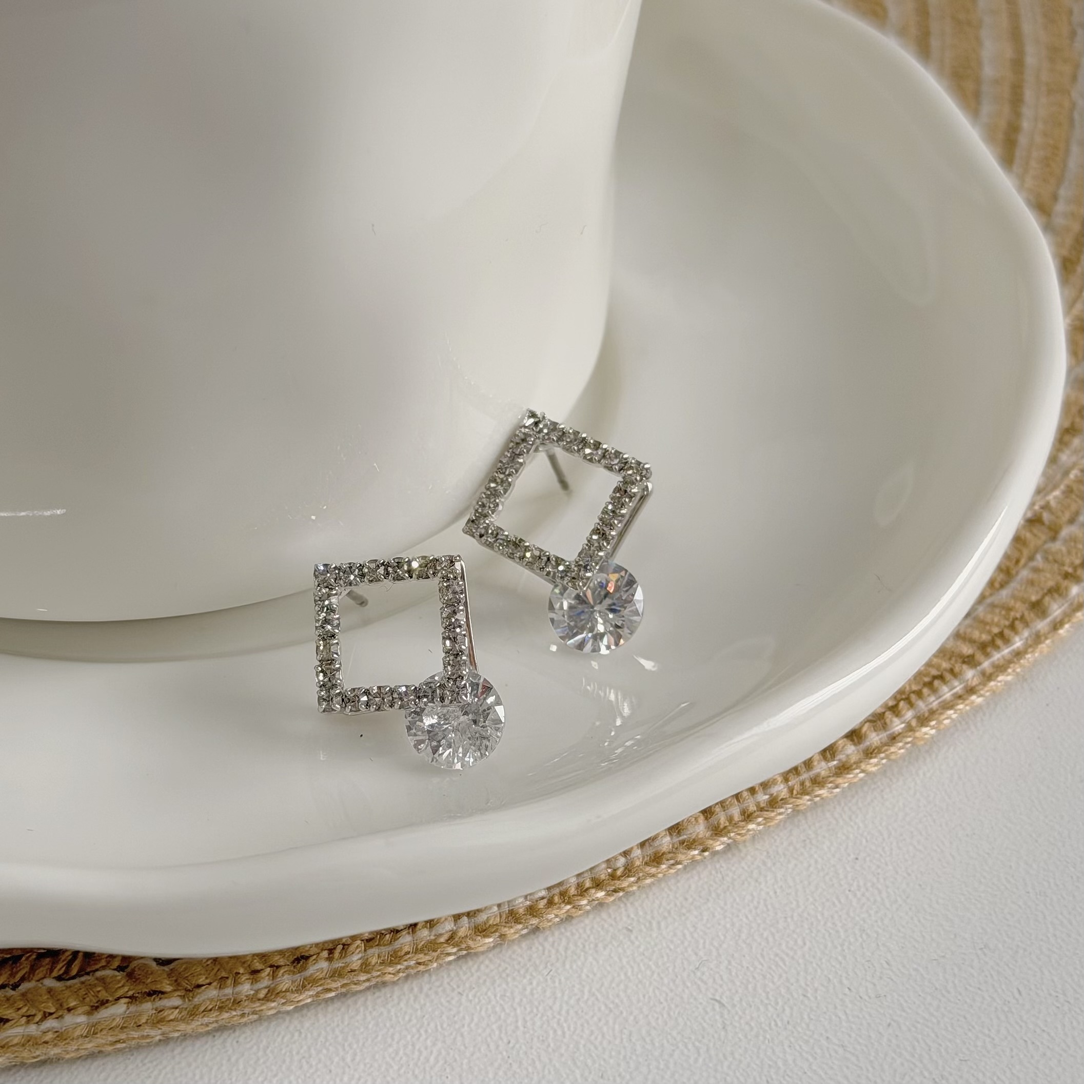 Z267方形滿鑽夾鑽耳貼