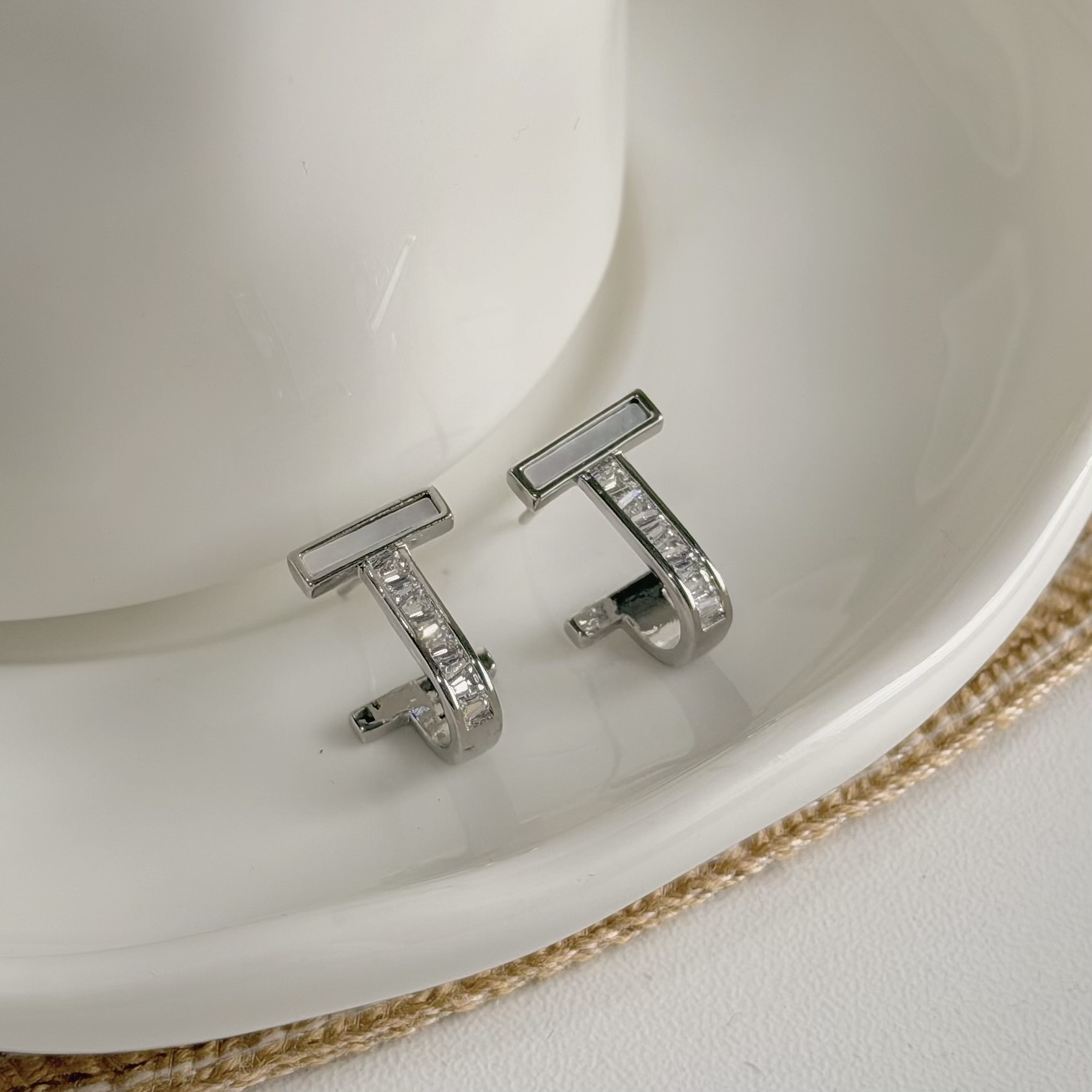 C249貝殼鋯石T字耳針